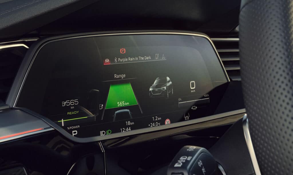 Q8 e-tron 1 q8 e tron virtual cockpit plus