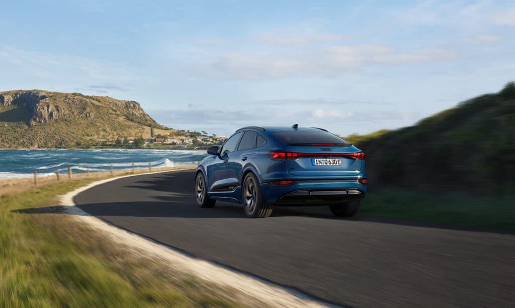 Q6 e-tron 4 Audi Q6 e-tron Sportback fährt