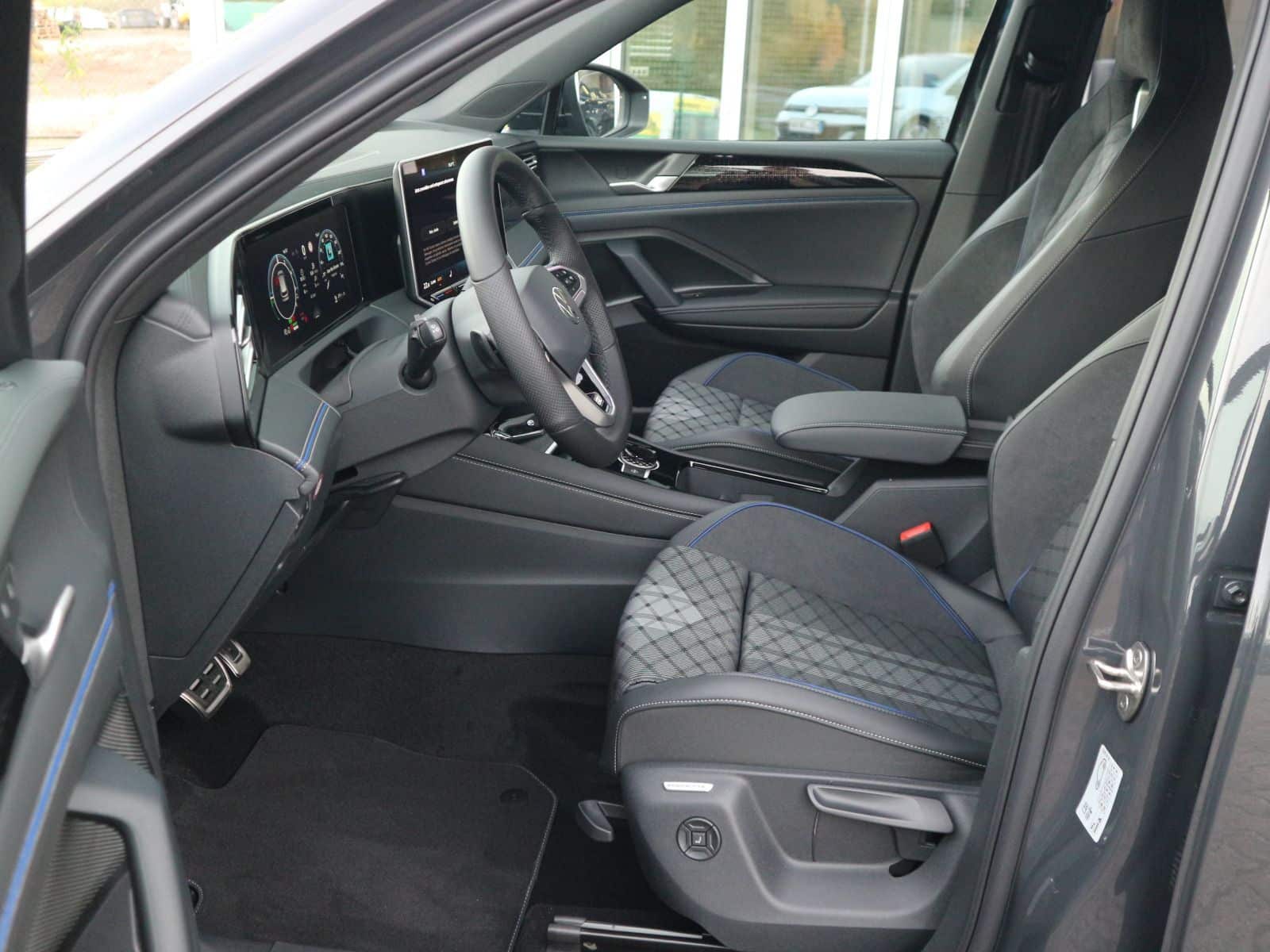 Tiguan R-Line Uranograu 4 04