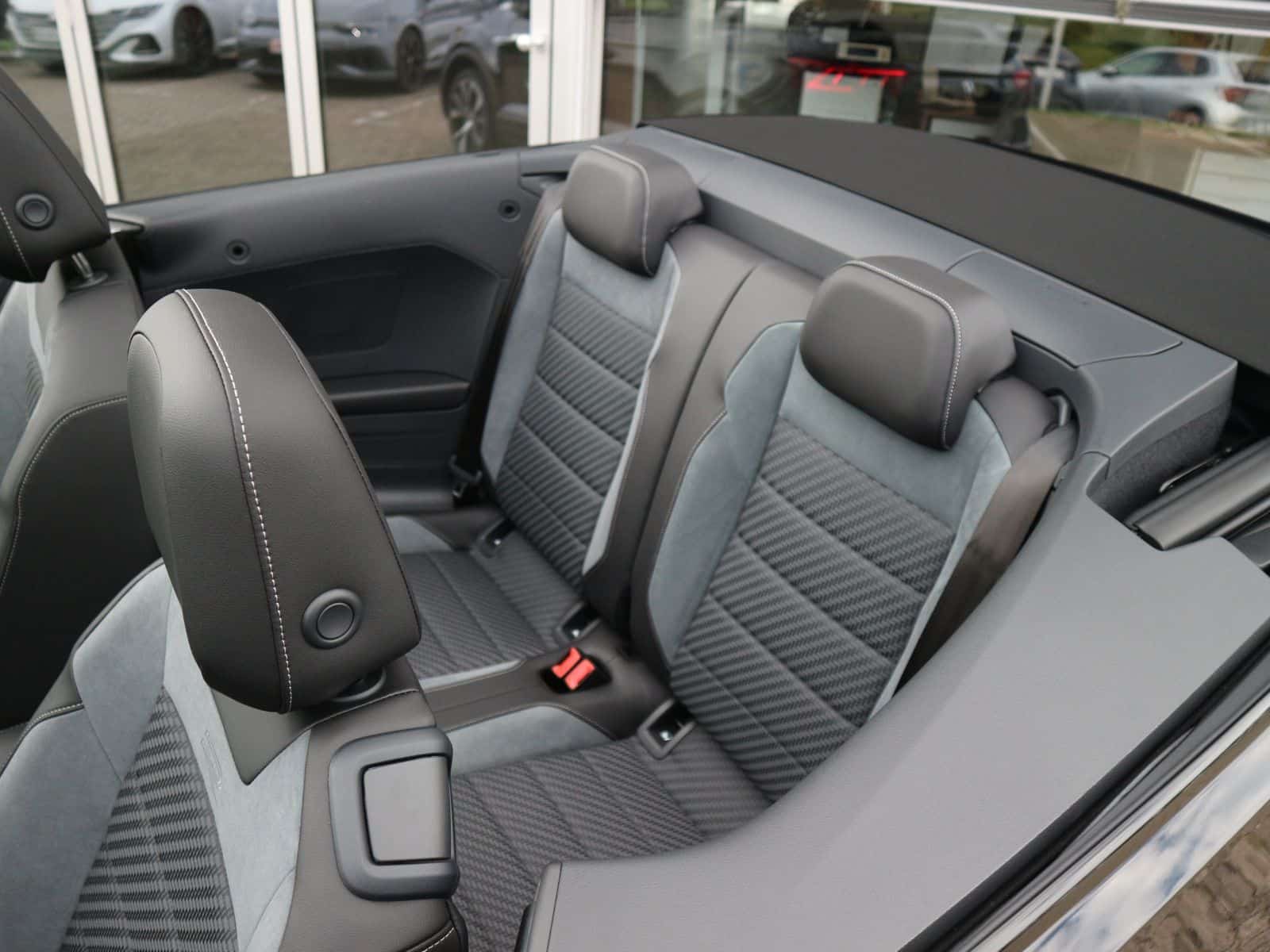 VW T-Roc Cabrio R-Line - Tageszulassung 5 05