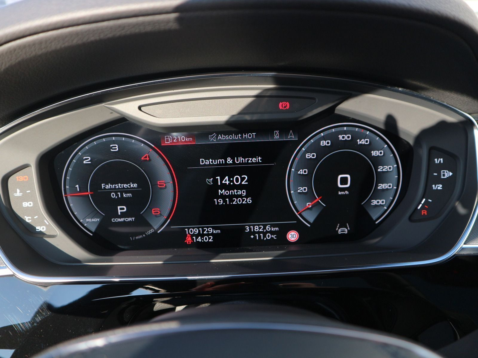 Fahrzeugabbildung Audi A8 50 TDI quattro MATRIX*B&O*HUD*CARPLAY*PANO