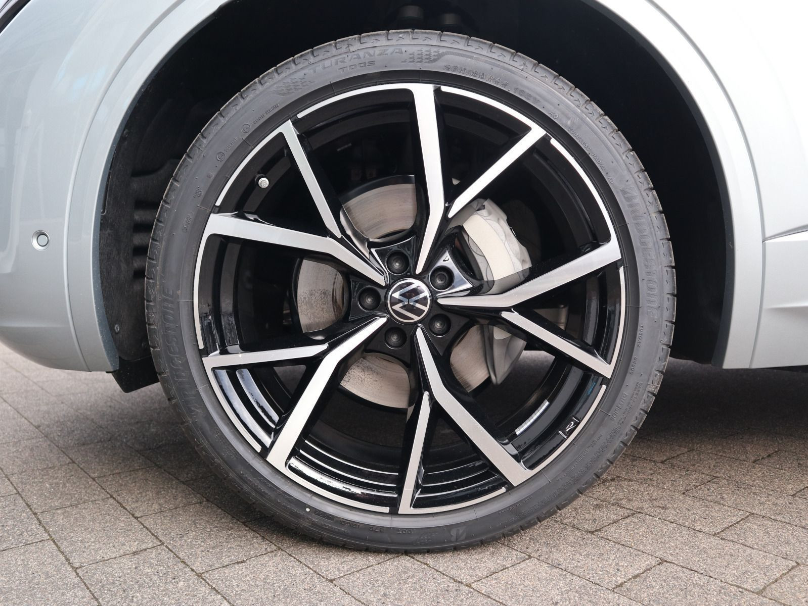 Fahrzeugabbildung Volkswagen Touareg R-Line 3,0 l V6 TDI SCR 4MOTION 210 kW (286 PS) 8-Gang-Automatik (Tiptronic)