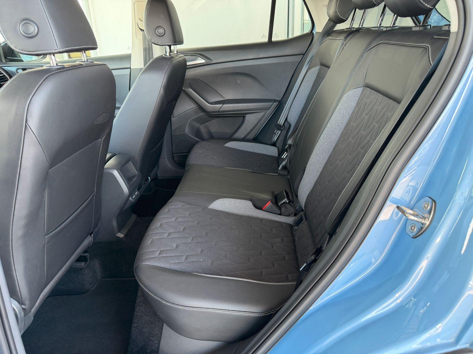 Fahrzeugabbildung Volkswagen T-Cross GOAL 1.0 l TSI OPF (116 PS) DSG*AHK*RFK*NAVI*