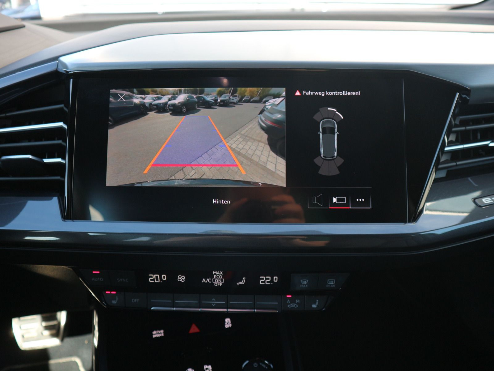 Fahrzeugabbildung Audi Q4 e-tron 50 quattro PANO*RFK*WÄRMEPUMPE*ACC