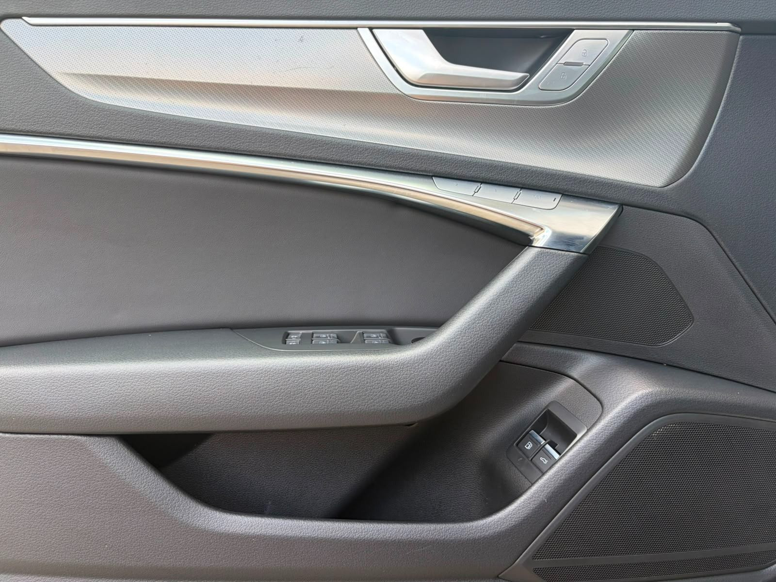 Fahrzeugabbildung Audi A6 LIMOUSINE DESIGN 50 TFSIe+WINTERRÄDER+ACC+KAM
