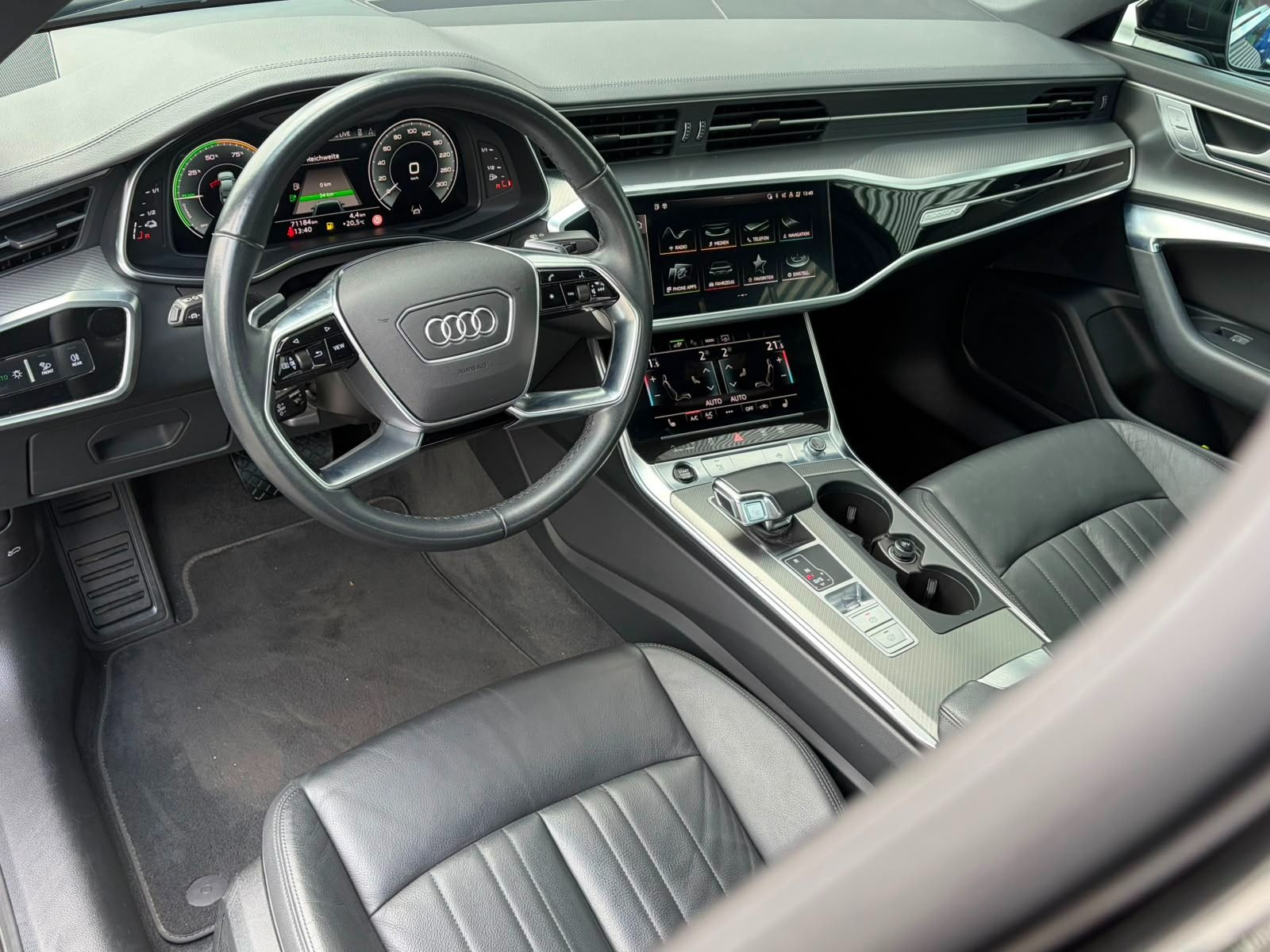 Fahrzeugabbildung Audi A6 LIMOUSINE DESIGN 50 TFSIe+WINTERRÄDER+ACC+KAM
