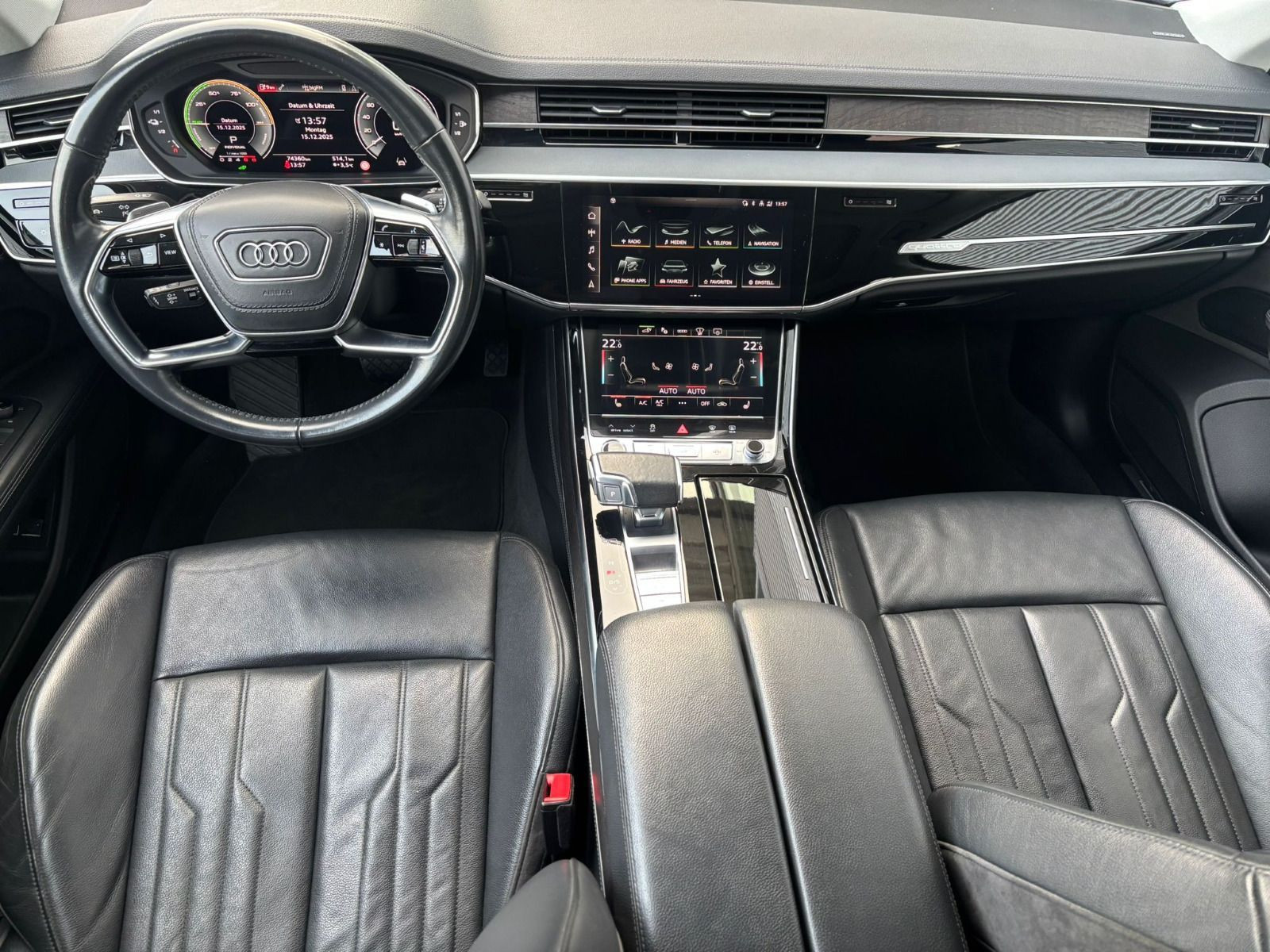 Fahrzeugabbildung Audi A8 60 TFSIe QUATTRO+HUD+360°+PANORAMADACH+B&O+
