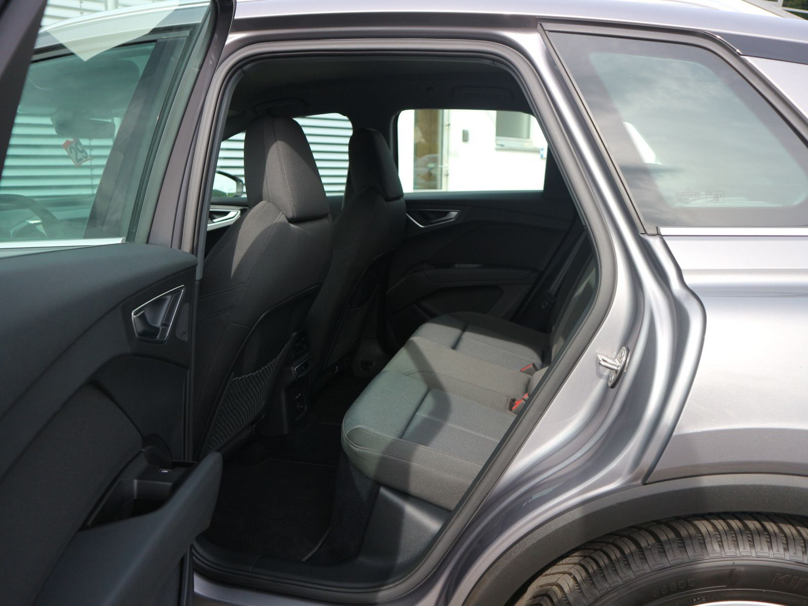 Fahrzeugabbildung Audi Q4 35 35 e-tron 0,25%*HUD*MATRIX*CARPLAY*RFK