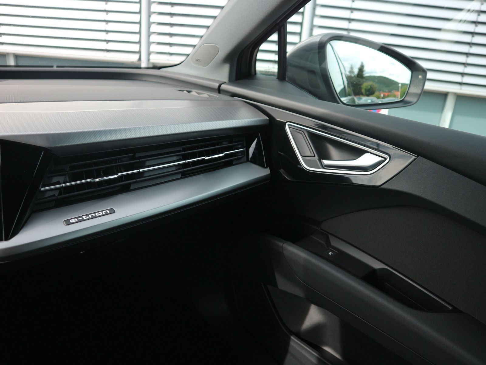 Fahrzeugabbildung Audi Q4 35 35 e-tron 0,25%*HUD*MATRIX*CARPLAY*RFK