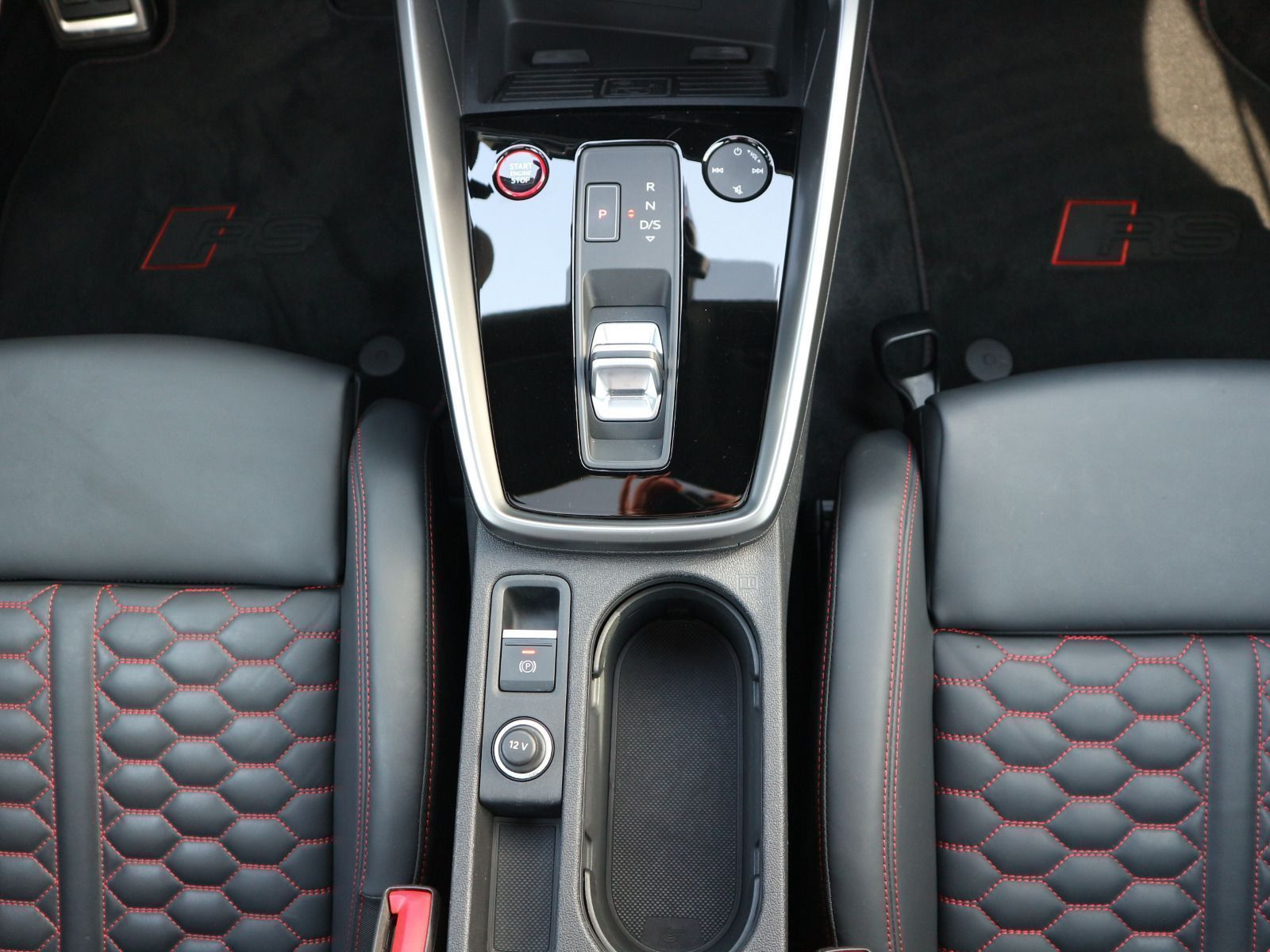 Fahrzeugabbildung Audi RS 3 Sportback 2.5 TFSI quattro RS-SPORTAGA*360°