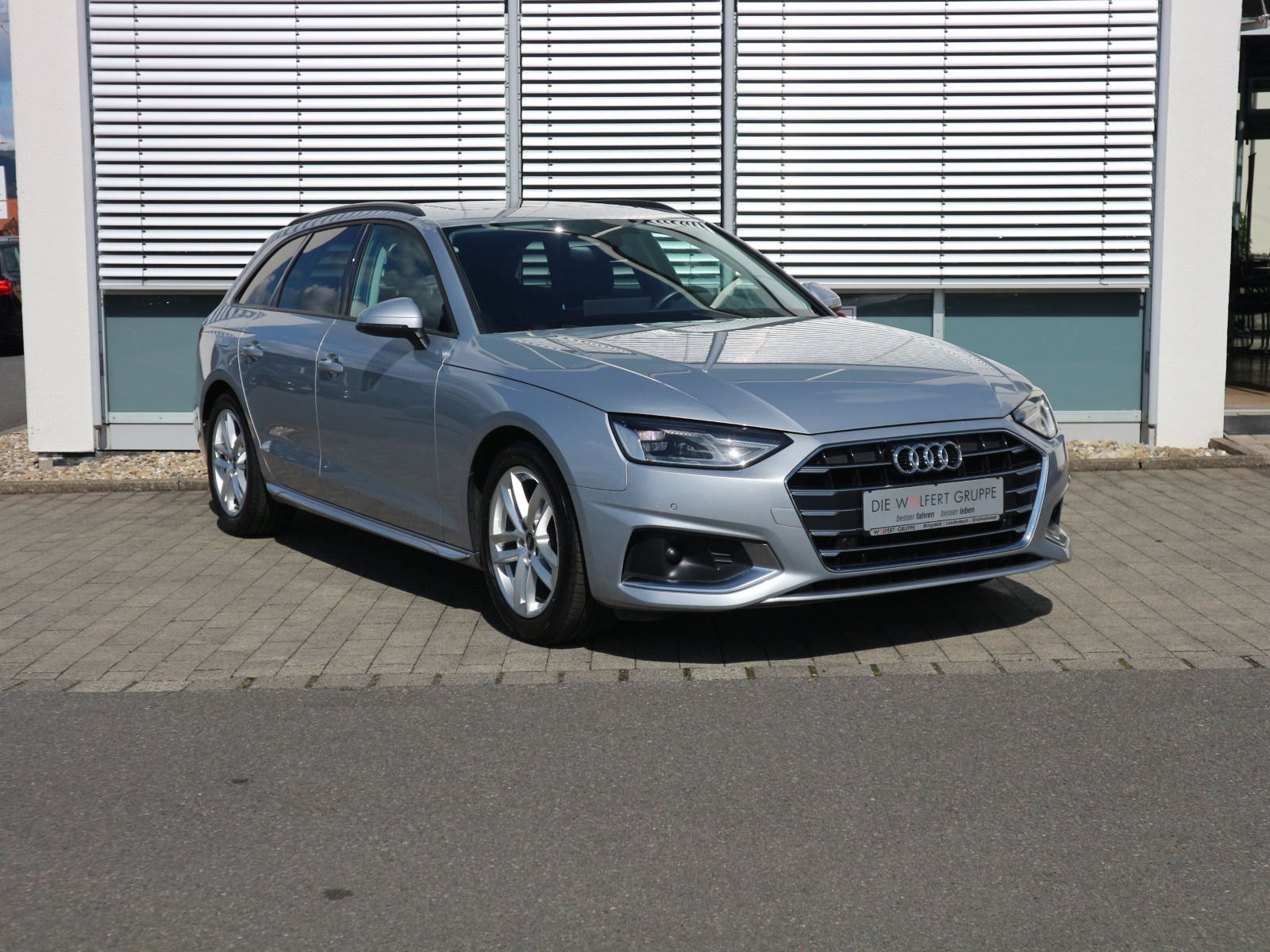 Fahrzeugabbildung Audi A4 Avant 35 TDI advanced PANO*AHK*ACC*RFK
