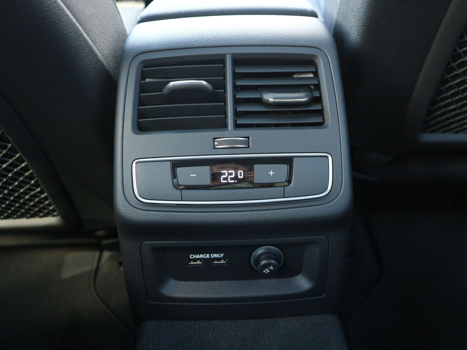 Fahrzeugabbildung Audi A4 Avant 35 TDI advanced PANO*AHK*ACC*RFK