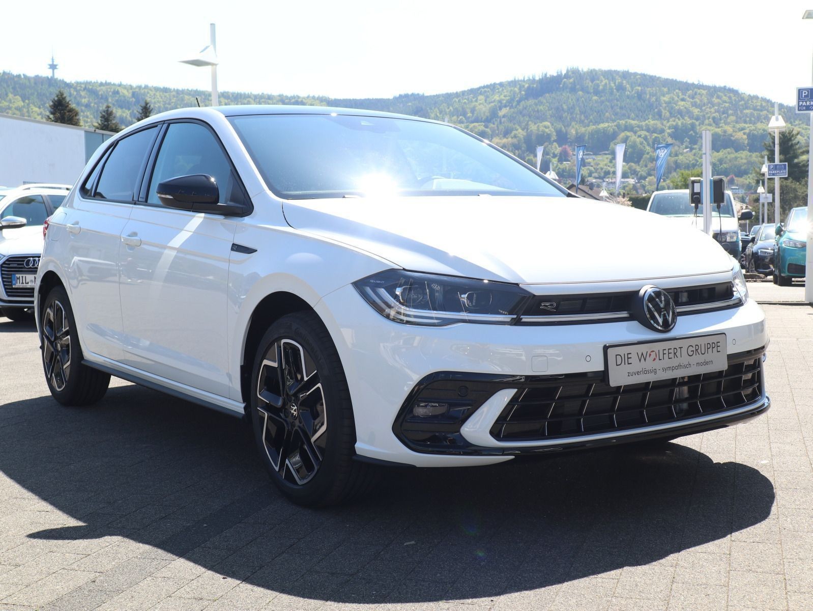 Fahrzeugabbildung Volkswagen Polo R-Line 1,0 l TSI OPF (116 PS) DSG*WINTERRÄDER*NAVI*RFK*