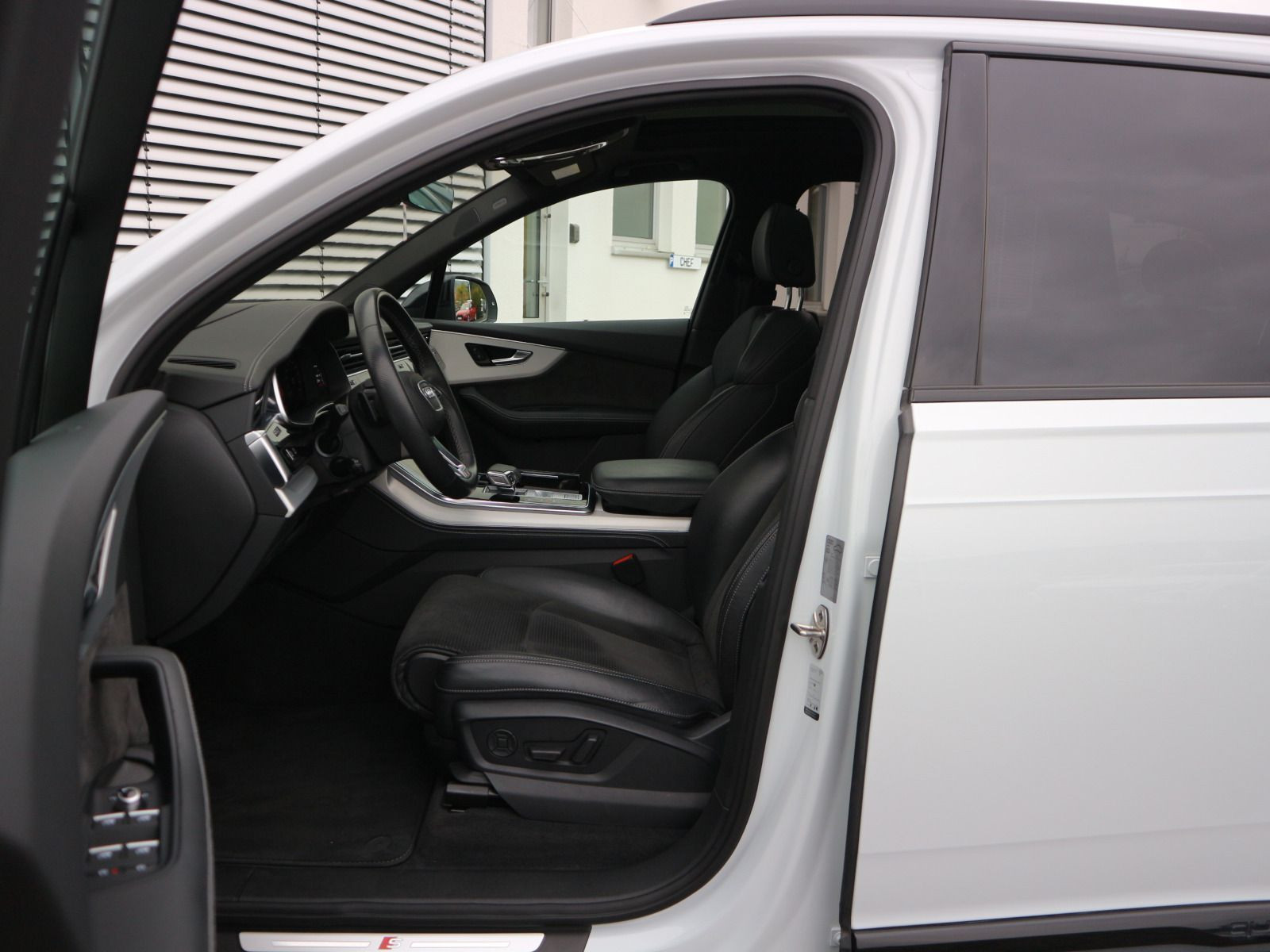 Fahrzeugabbildung Audi Q7 55 TFSI e quattro MATRIX*PANO*B&O*HUD*AHK*RFK