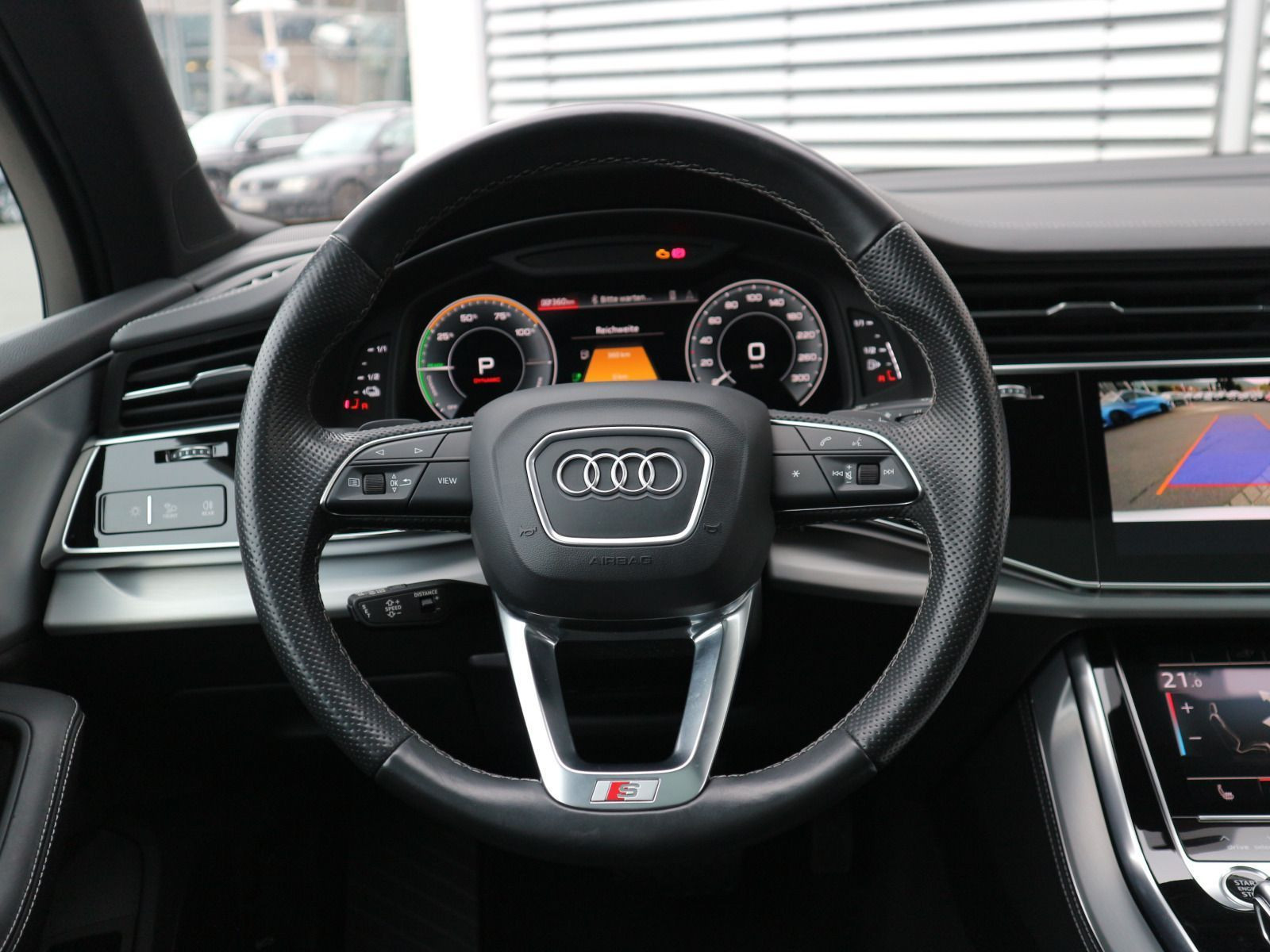 Fahrzeugabbildung Audi Q7 55 TFSI e quattro MATRIX*PANO*B&O*HUD*AHK*RFK