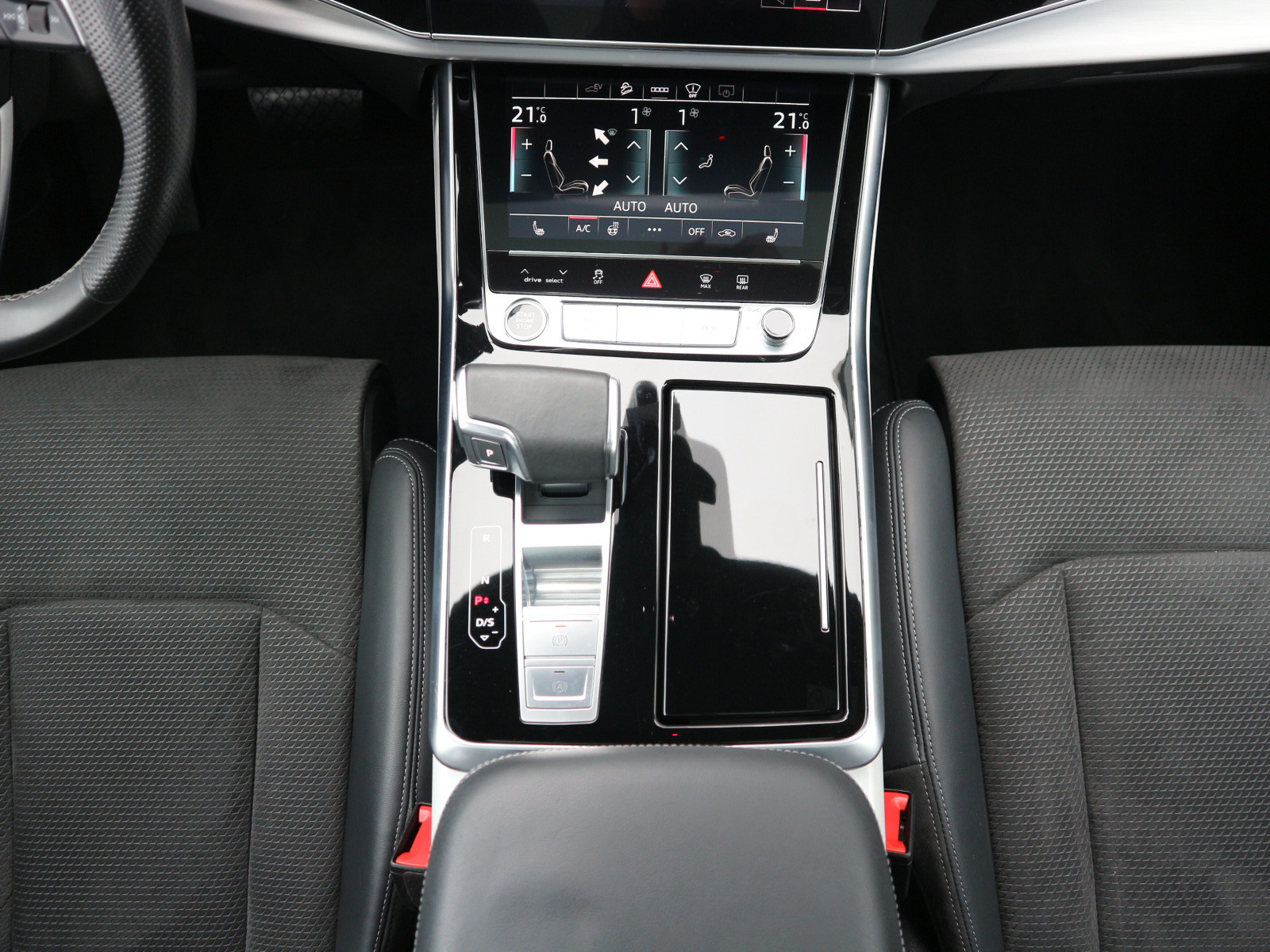 Fahrzeugabbildung Audi Q7 55 TFSI e quattro MATRIX*PANO*B&O*HUD*AHK*RFK