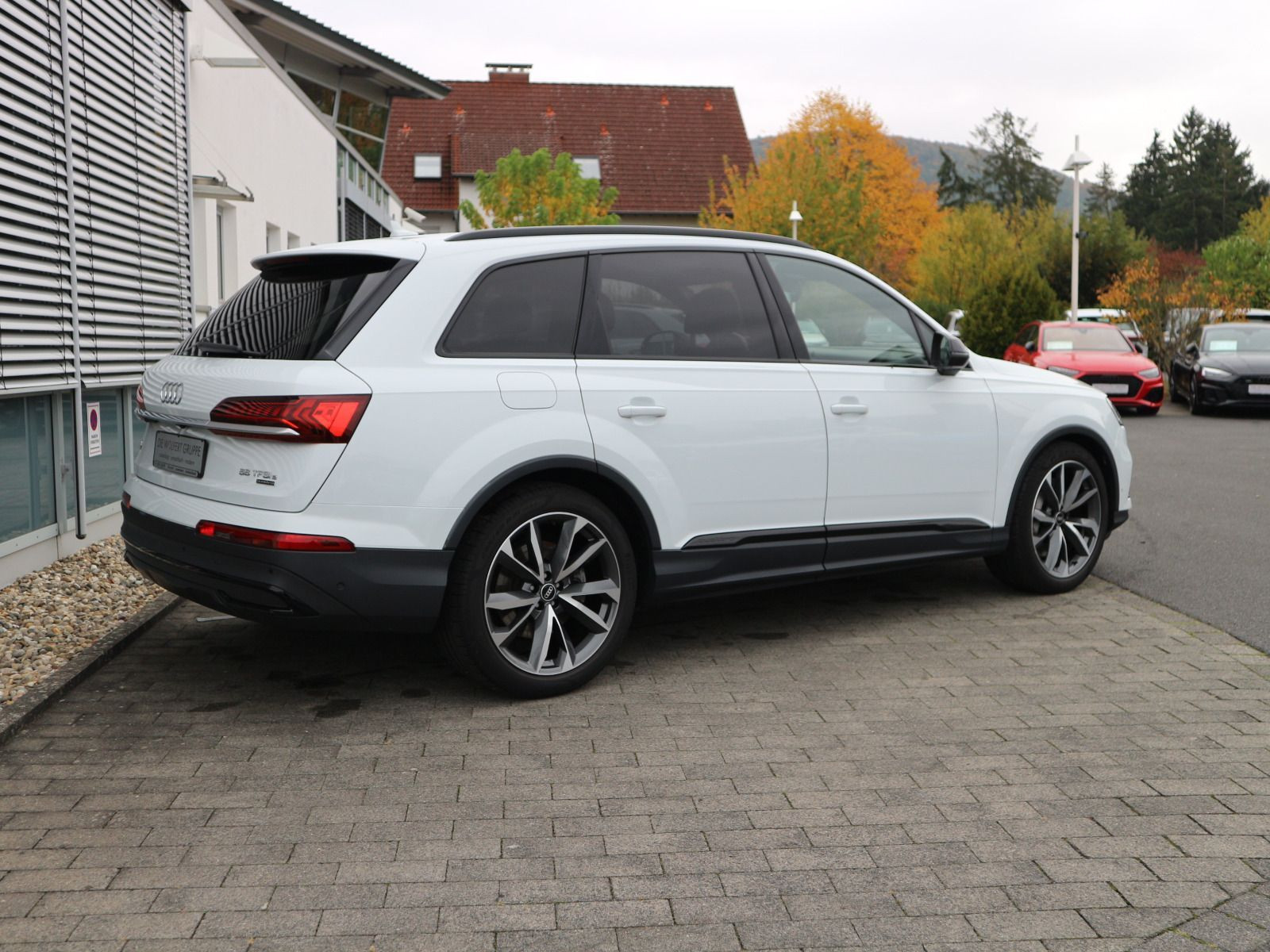 Fahrzeugabbildung Audi Q7 55 TFSI e quattro MATRIX*PANO*B&O*HUD*AHK*RFK