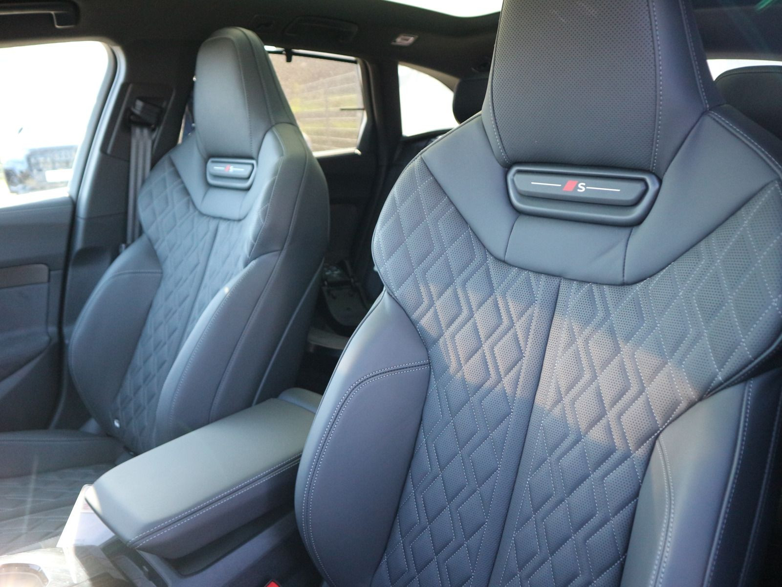 Fahrzeugabbildung Audi S5 Avant edition one TFSI S line*HuD*PANO*B&O*