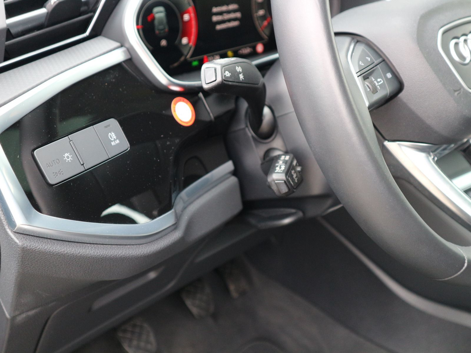 Fahrzeugabbildung Audi Q3 35 TDI S line RFK*PANO*ACC*CARPLY*AHK*SHZ