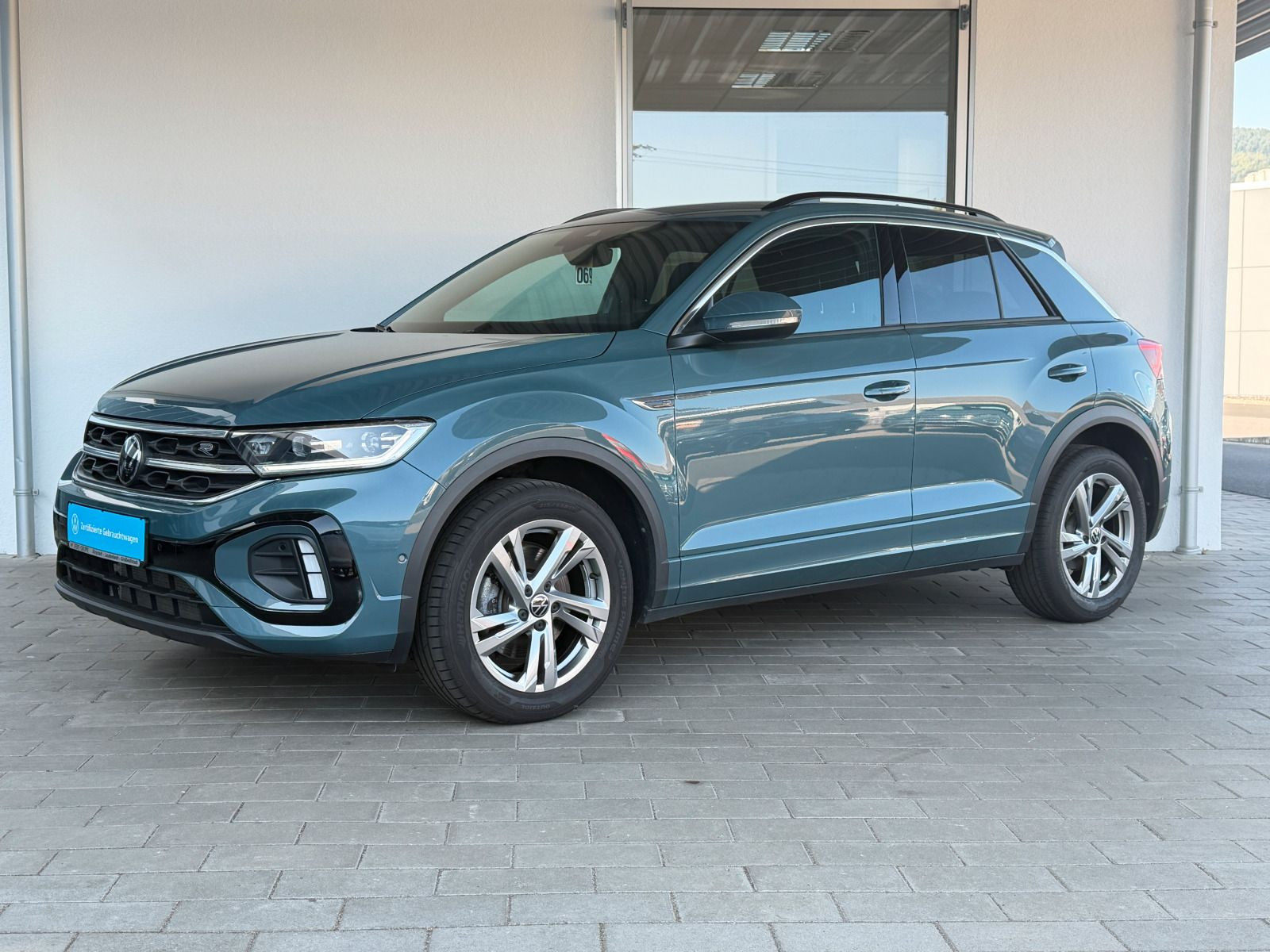 Fahrzeugabbildung Volkswagen T-Roc R-Line 2.0 TDI DSG AHK RFK NAVI ACC