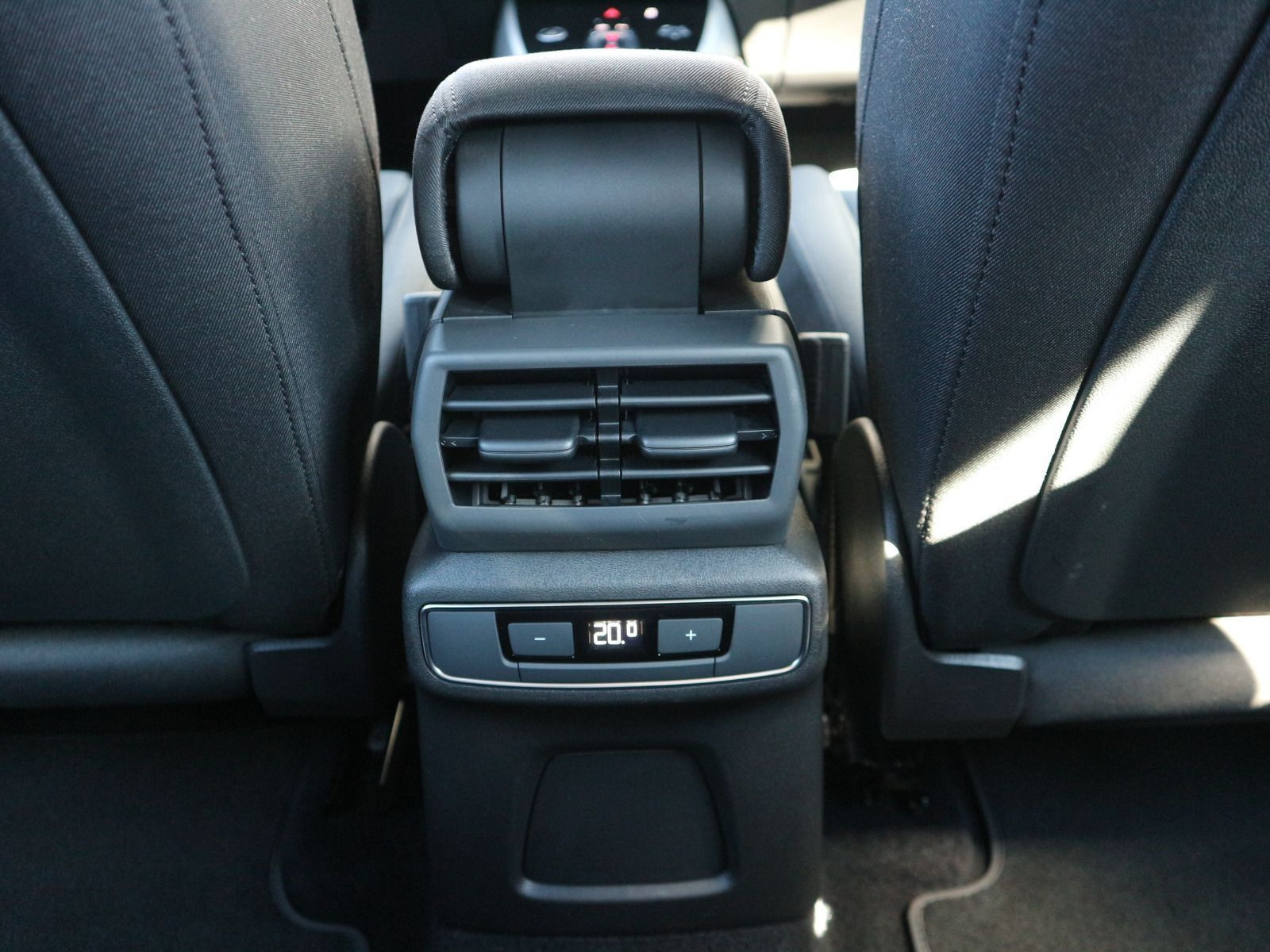 Fahrzeugabbildung Audi Q4 35 e-tron basis AR-HUD*PDC*NAVI