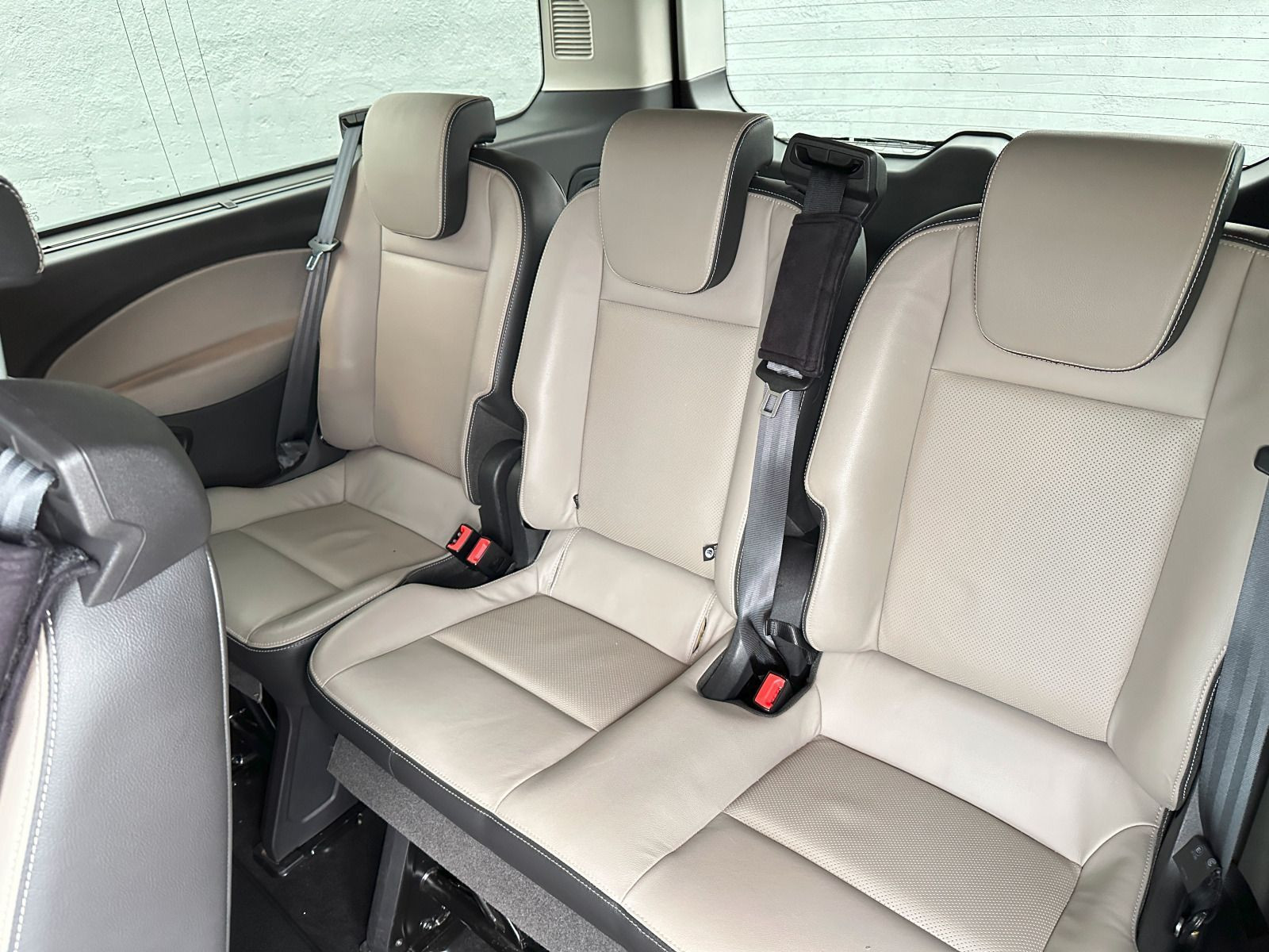 Fahrzeugabbildung Ford Tourneo Custom L2 Titanium 2.0 TDCi
