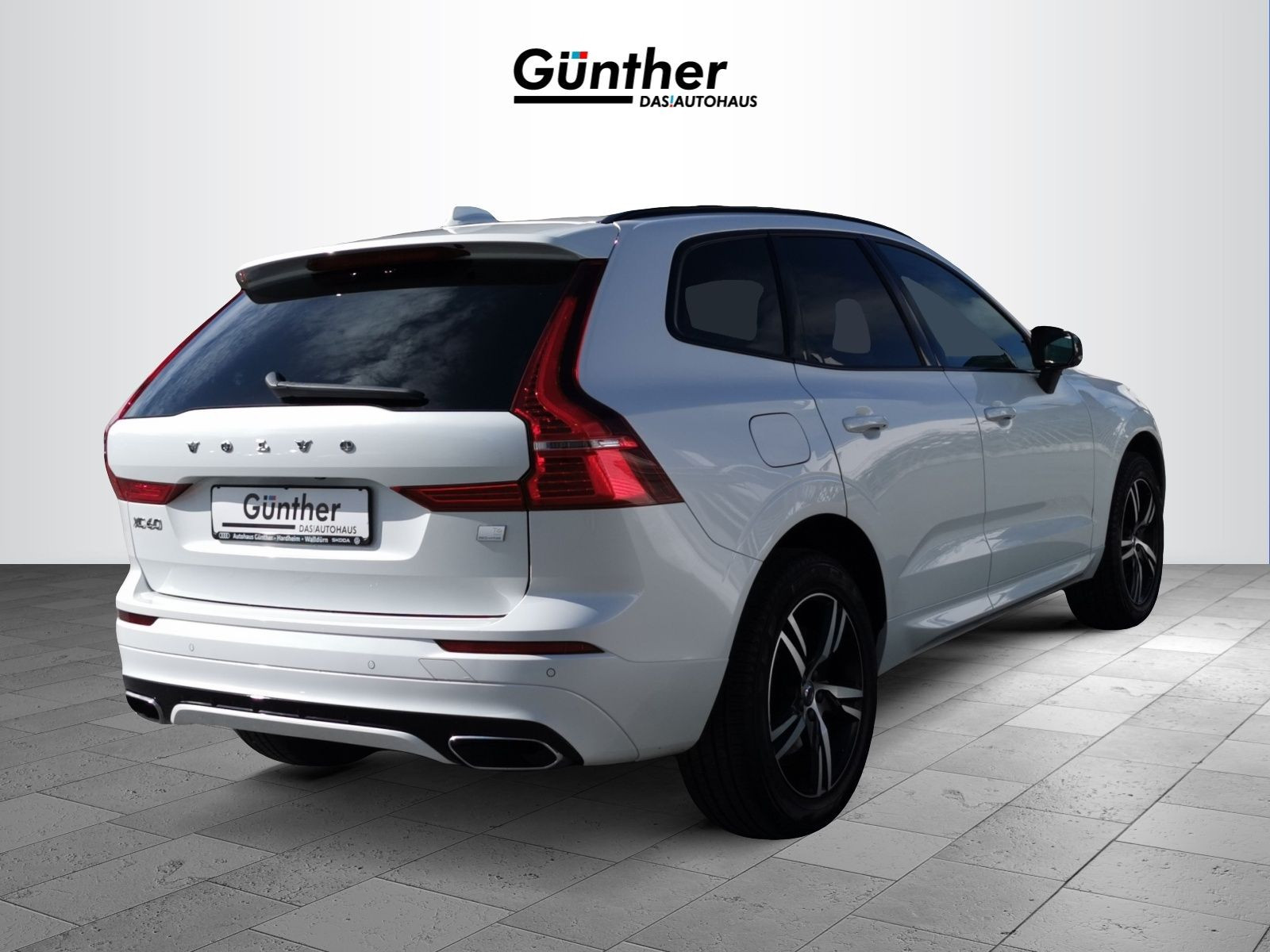 Fahrzeugabbildung Volvo XC 60 T6 AWD R Design Recharge+AHK+STANDH+HEADUP
