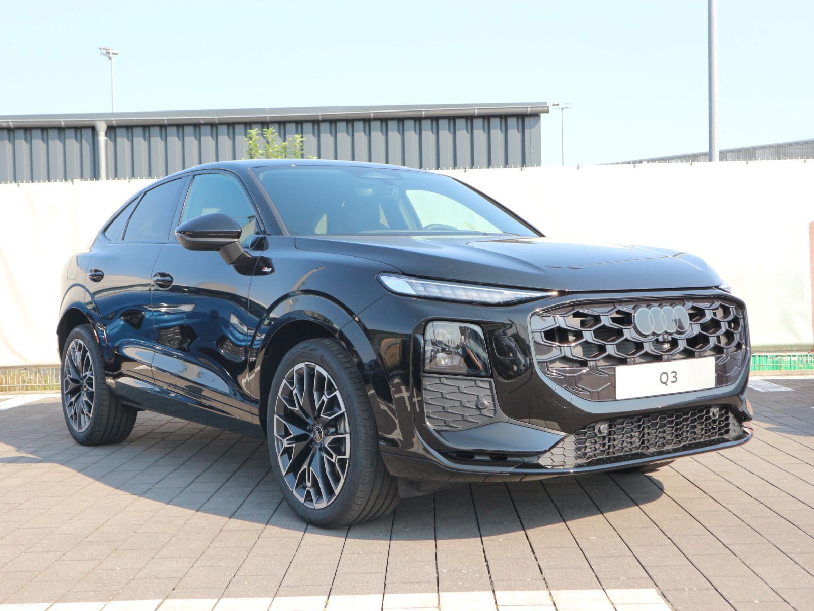 Fahrzeugabbildung Audi Q3 Sportback TDI quattro S line*AHK*MATRIX*ACC*