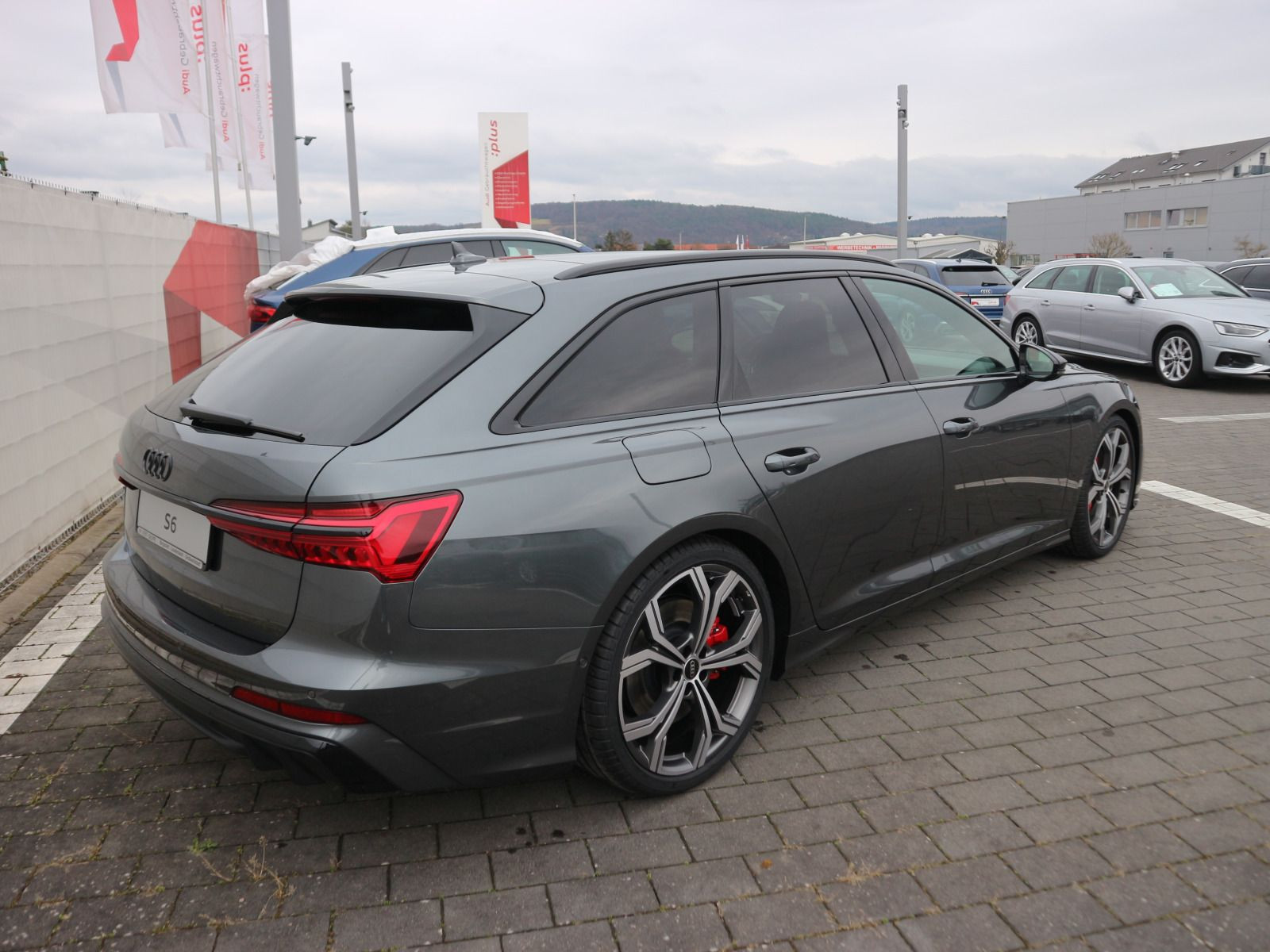 Fahrzeugabbildung Audi S6 Avant TDI tiptronic*PANO*LUFT*B&O*STANDHEIZ*