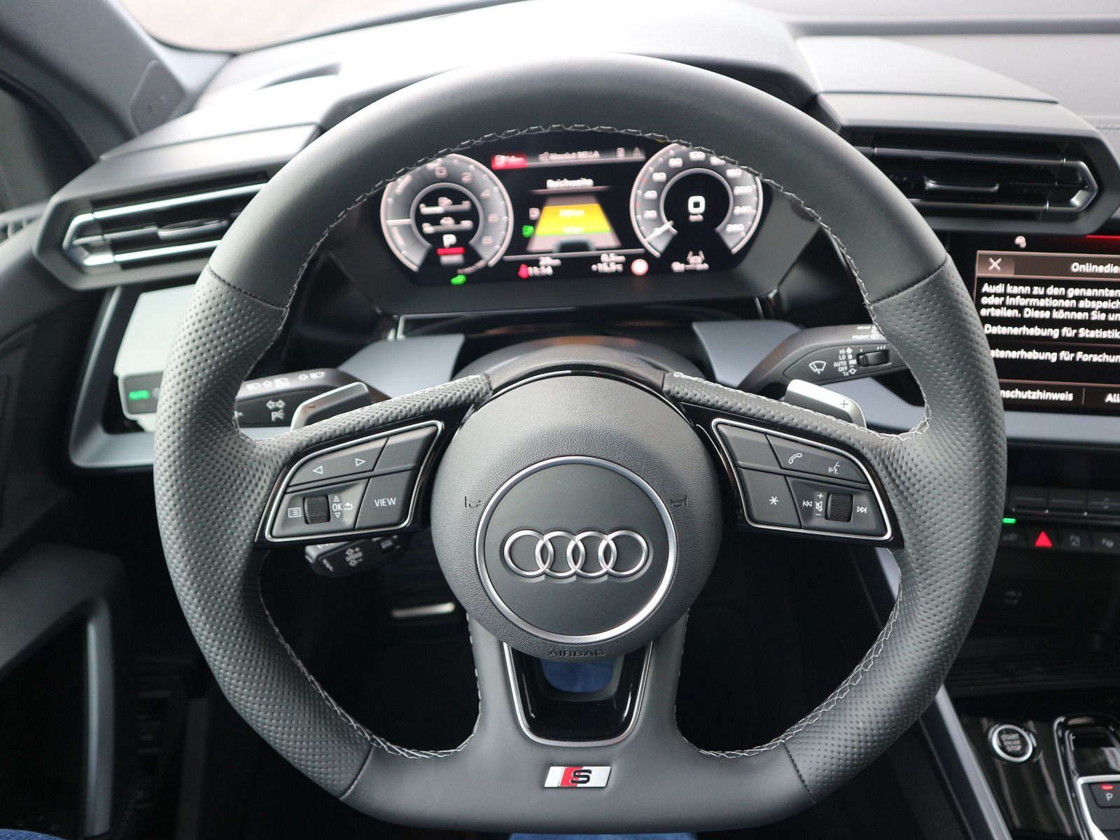 Fahrzeugabbildung Audi A3 Sportback S line TFSI e S tronic*0,5%*AHK*ACC