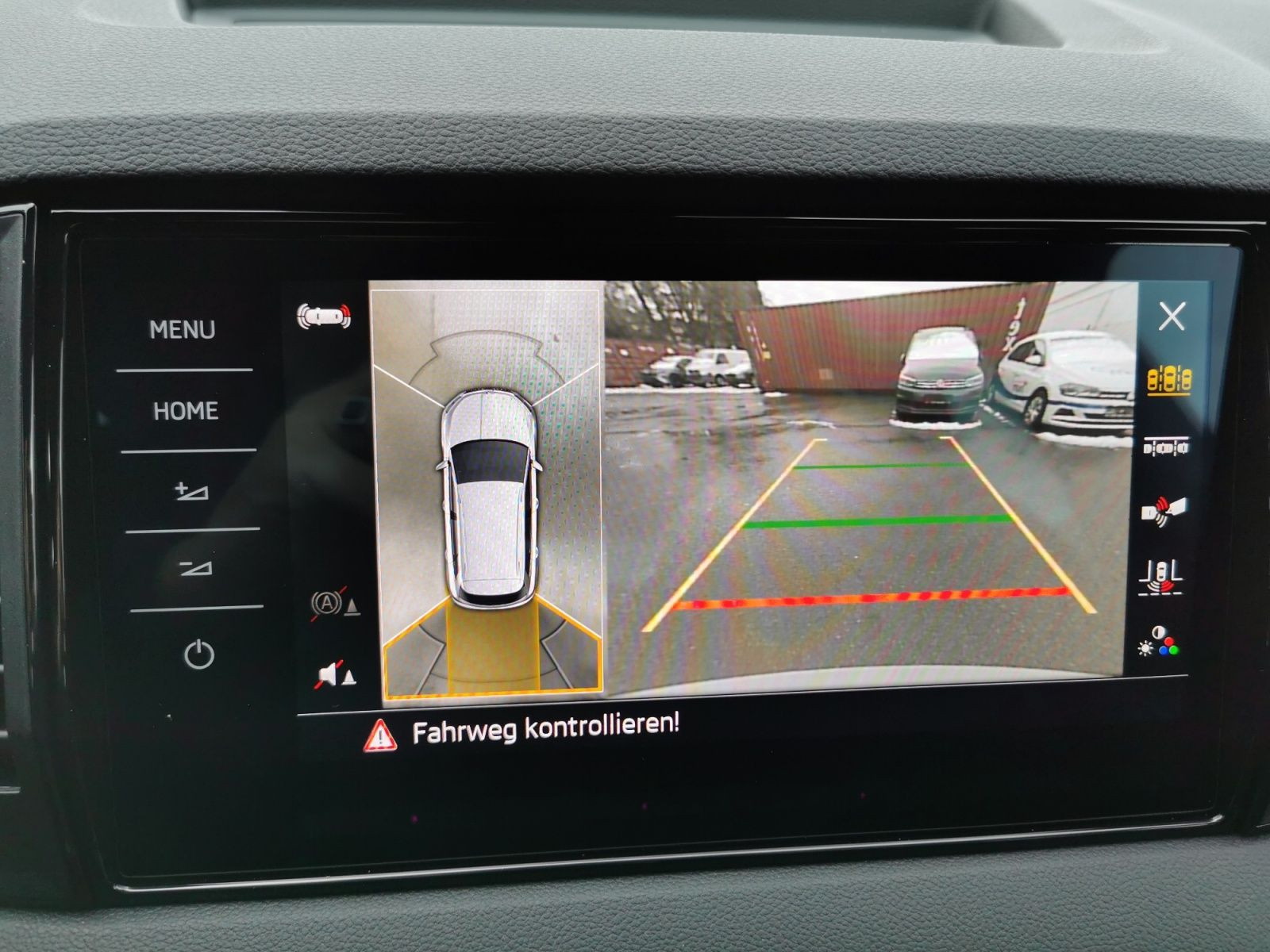 Fahrzeugabbildung SKODA Karoq Sportline 1.5 TSI 110 kW Sportline