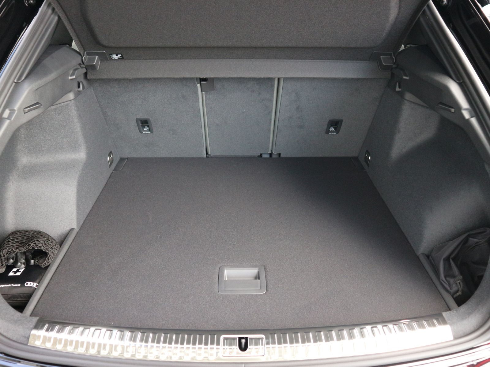Fahrzeugabbildung Audi Q3 advanced 35 TDI S tronic*4xKAMERA*LED*NAVI*