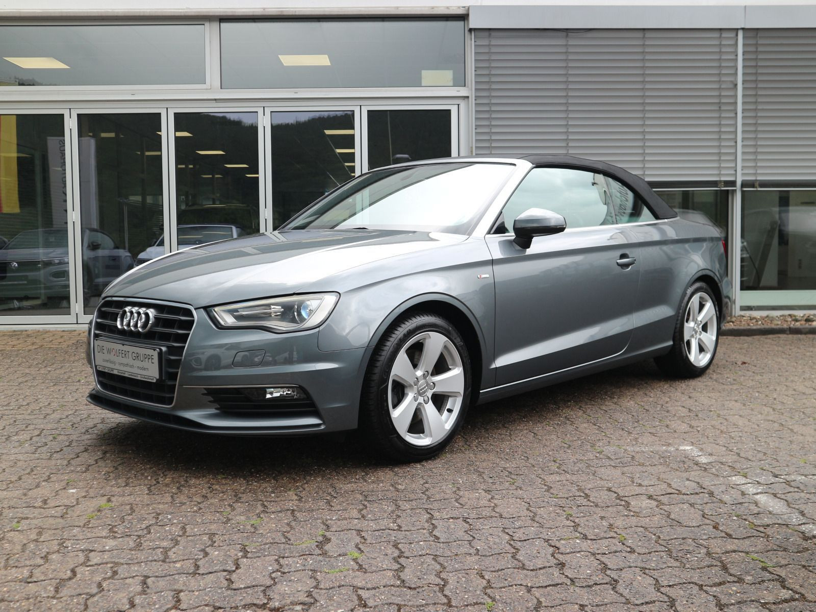Fahrzeugabbildung Audi A3 Cabrio 1.8 TFSI S line MMI XENON GRA PDC