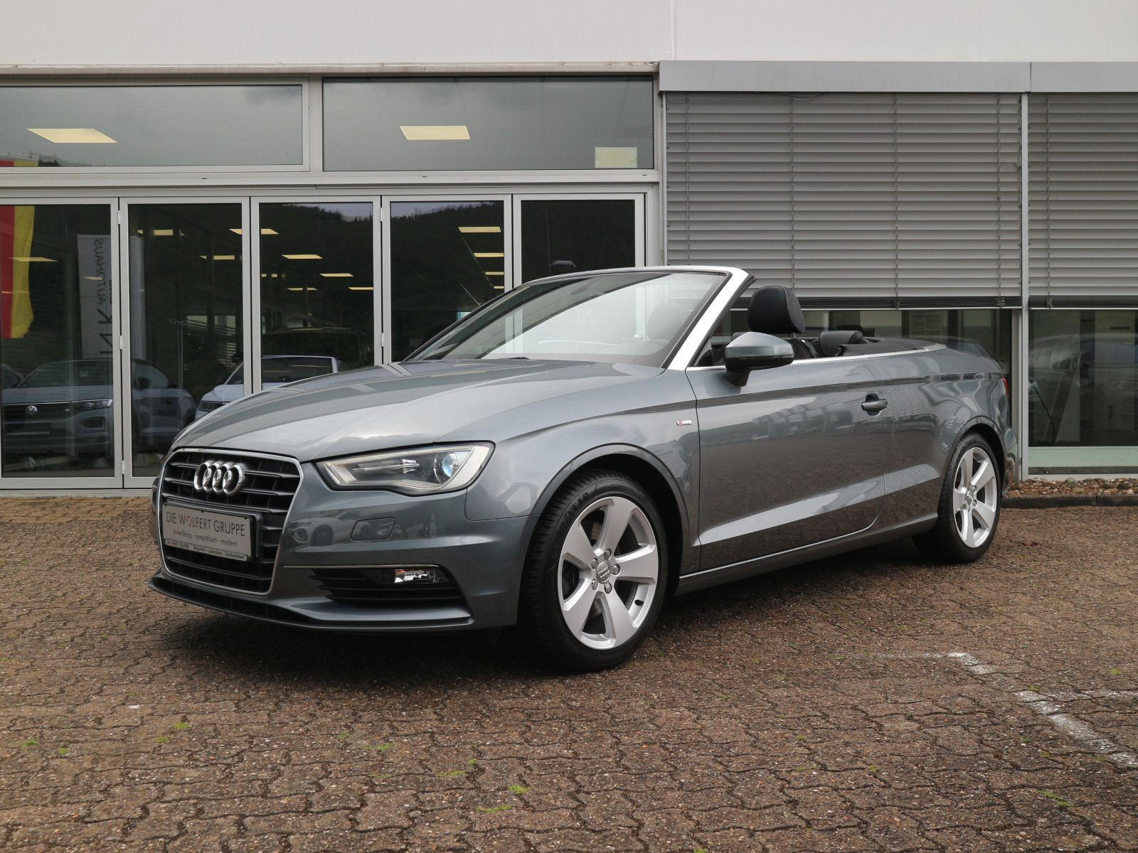 Fahrzeugabbildung Audi A3 Cabrio 1.8 TFSI S line MMI XENON GRA PDC