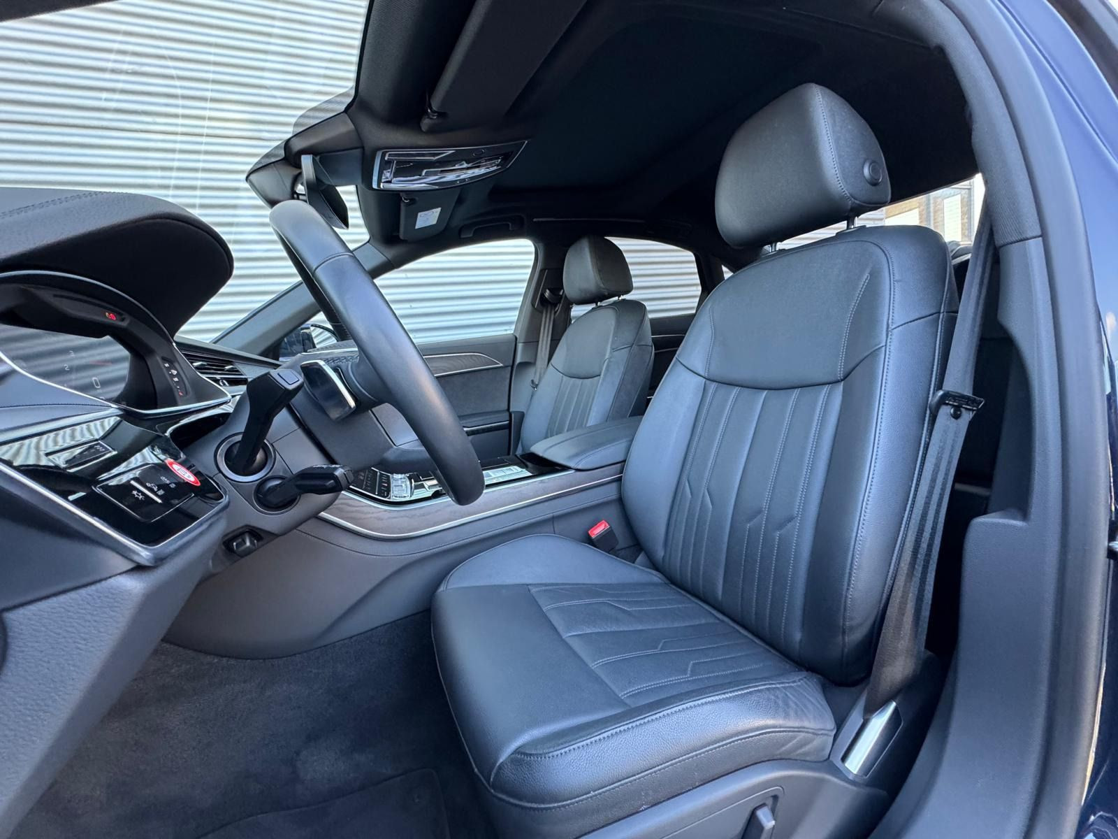 Fahrzeugabbildung Audi A8 50 TDI QUATTRO+WR+STANDHEIZUNG+