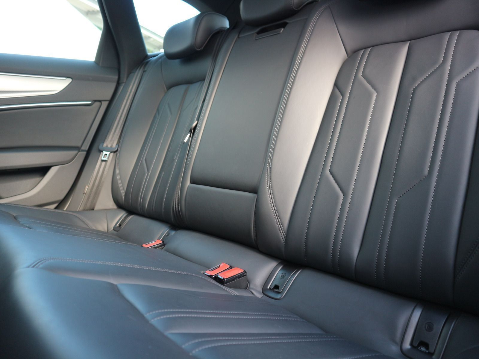 Fahrzeugabbildung Audi A6 Avant sport 45 TFSI S tronic PANO*AHK*KAMERA