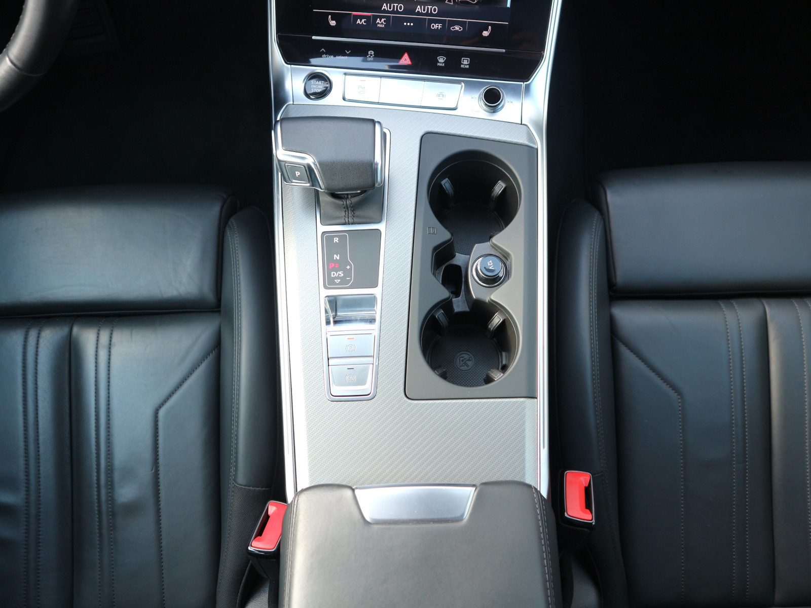 Fahrzeugabbildung Audi A6 Avant sport 45 TFSI S tronic PANO*AHK*KAMERA