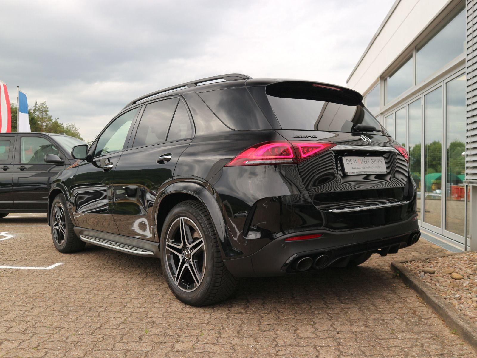 Fahrzeugabbildung Mercedes-Benz GLE 53 AMG 4M+ PANO BUR PERFAGA 360° NIGHT