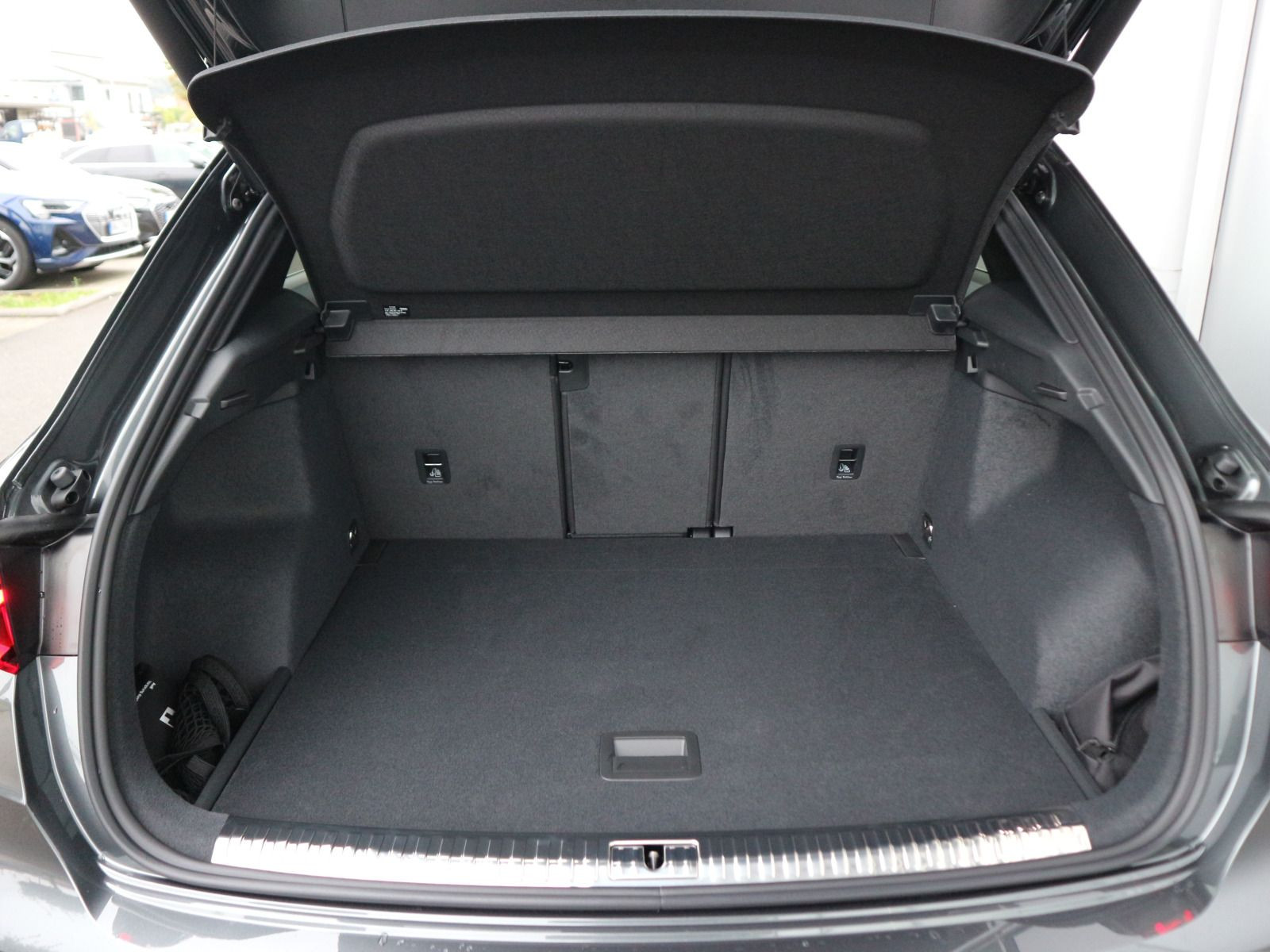 Fahrzeugabbildung Audi Q3 S line 40 TDI quattro S tronic*ACC*AHK*MATRIX*