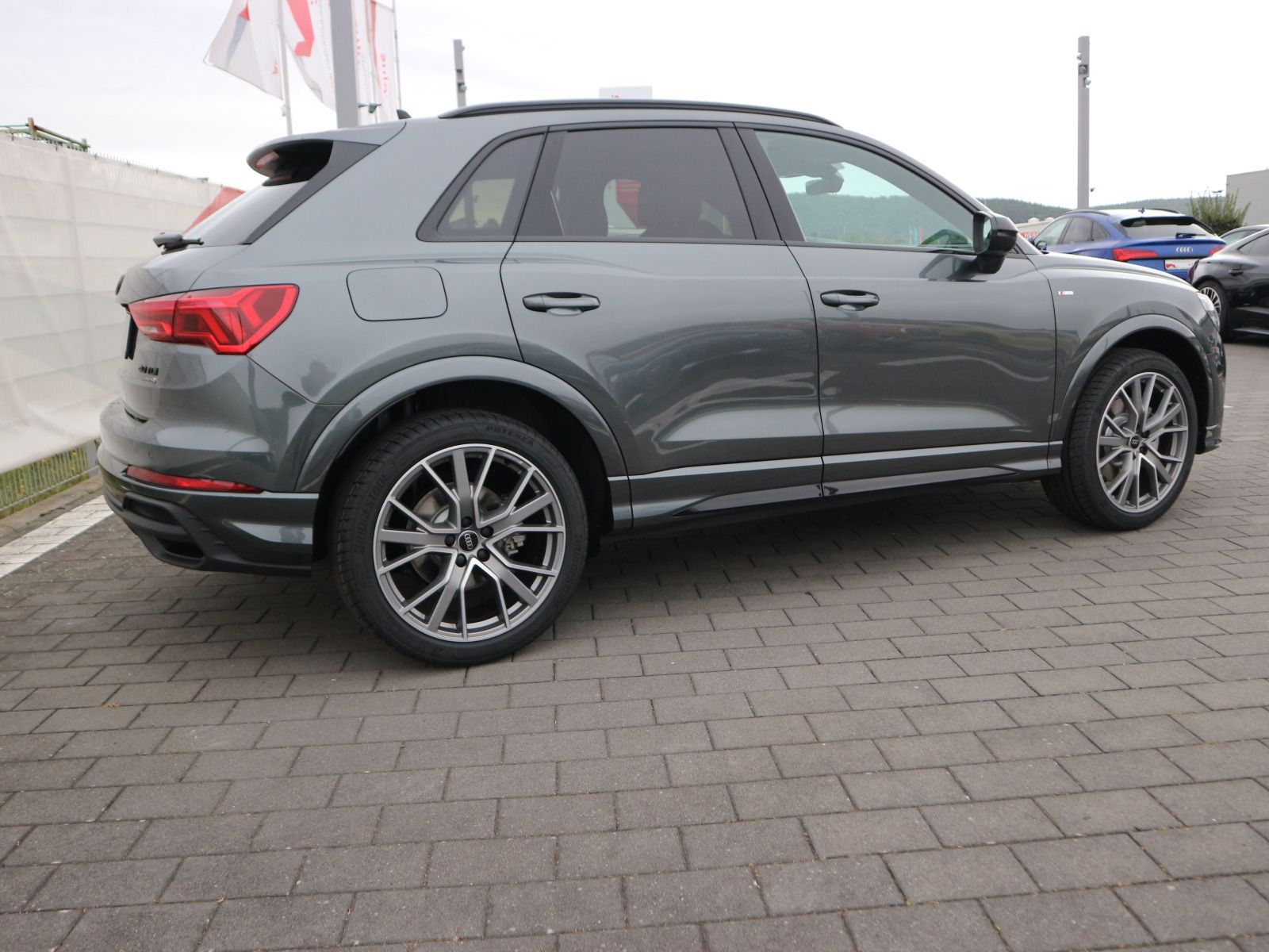 Fahrzeugabbildung Audi Q3 S line 40 TDI quattro S tronic*ACC*AHK*MATRIX*