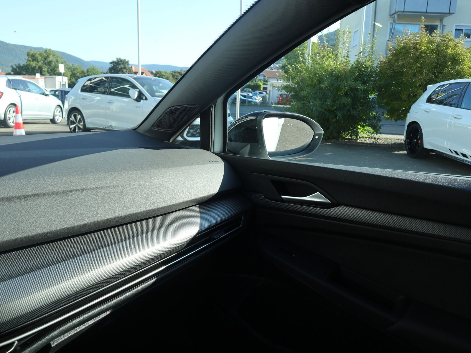 Fahrzeugabbildung Volkswagen Golf GTI Clubsport 2,0 TSI OPF (300 PS) DSG *NAVI*BLACKSTYLE*19 ZOLL WARMENAU*