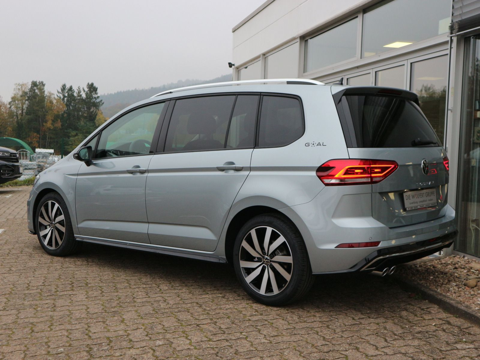 Fahrzeugabbildung Volkswagen Touran GOAL 2,0 l TDI SCR (150 PS) DSG*R-LINE*AHK*7-SITZER*WINTERRÄDER*