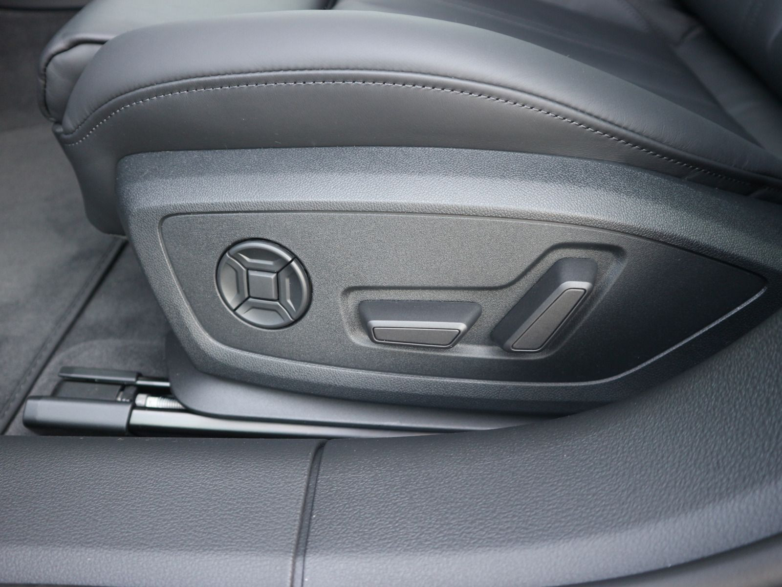 Fahrzeugabbildung Audi A6 Avant sport 40 TDI quattro*ACC*PANO*MEMORY*