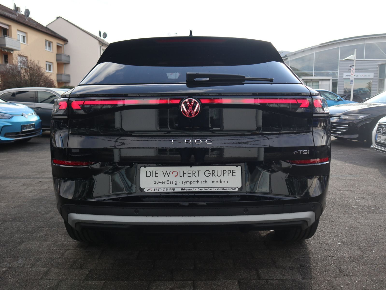 Fahrzeugabbildung Volkswagen T-Roc Style 1.5 eTSI OPF (116 PS) DSG *AHK*WINTERRÄDER*NAVI*NEUES MODELL*