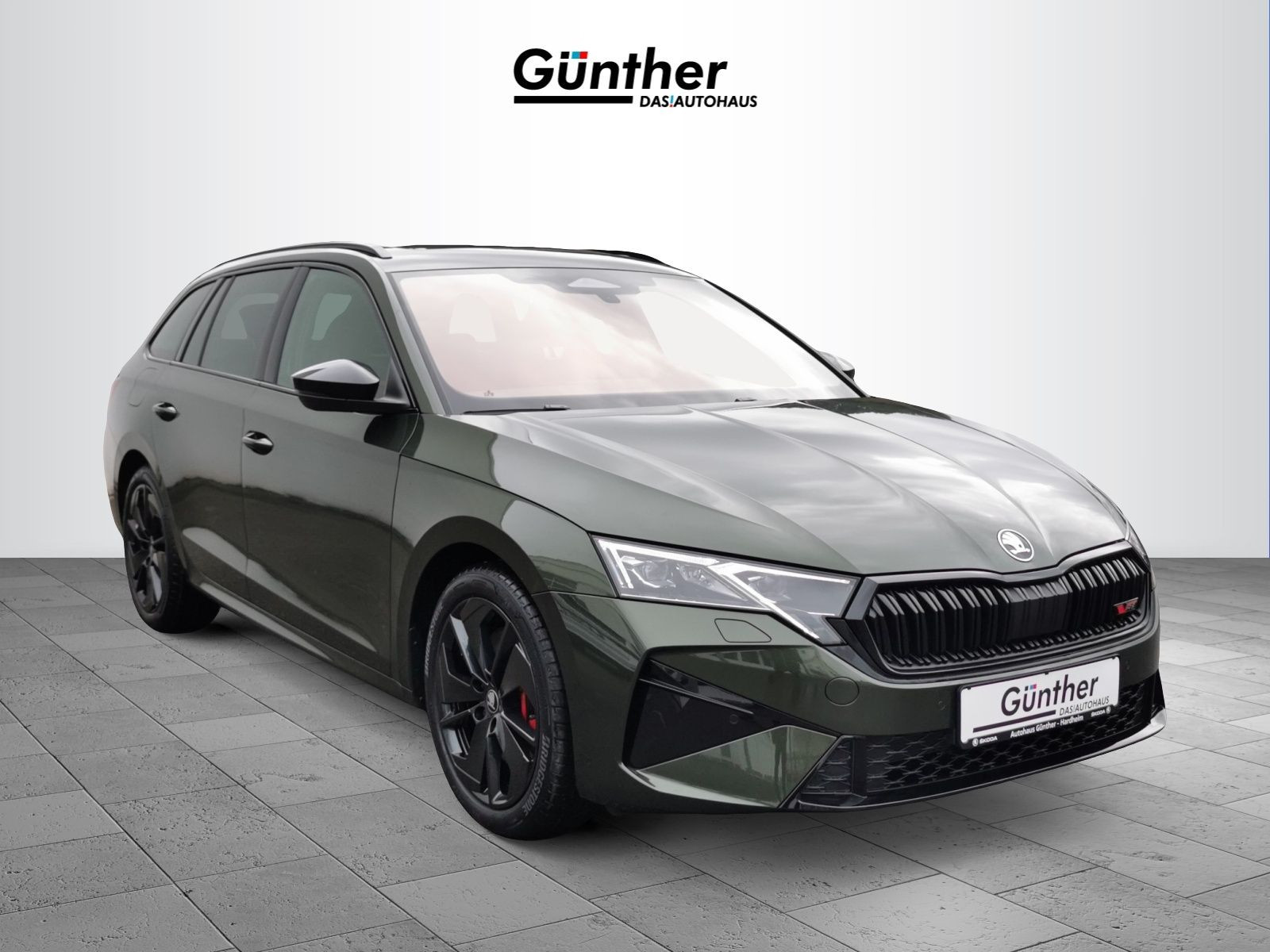 Fahrzeugabbildung SKODA Octavia 2.0 TSI RS 195 kW DSG *KHAKI-GRÜN*