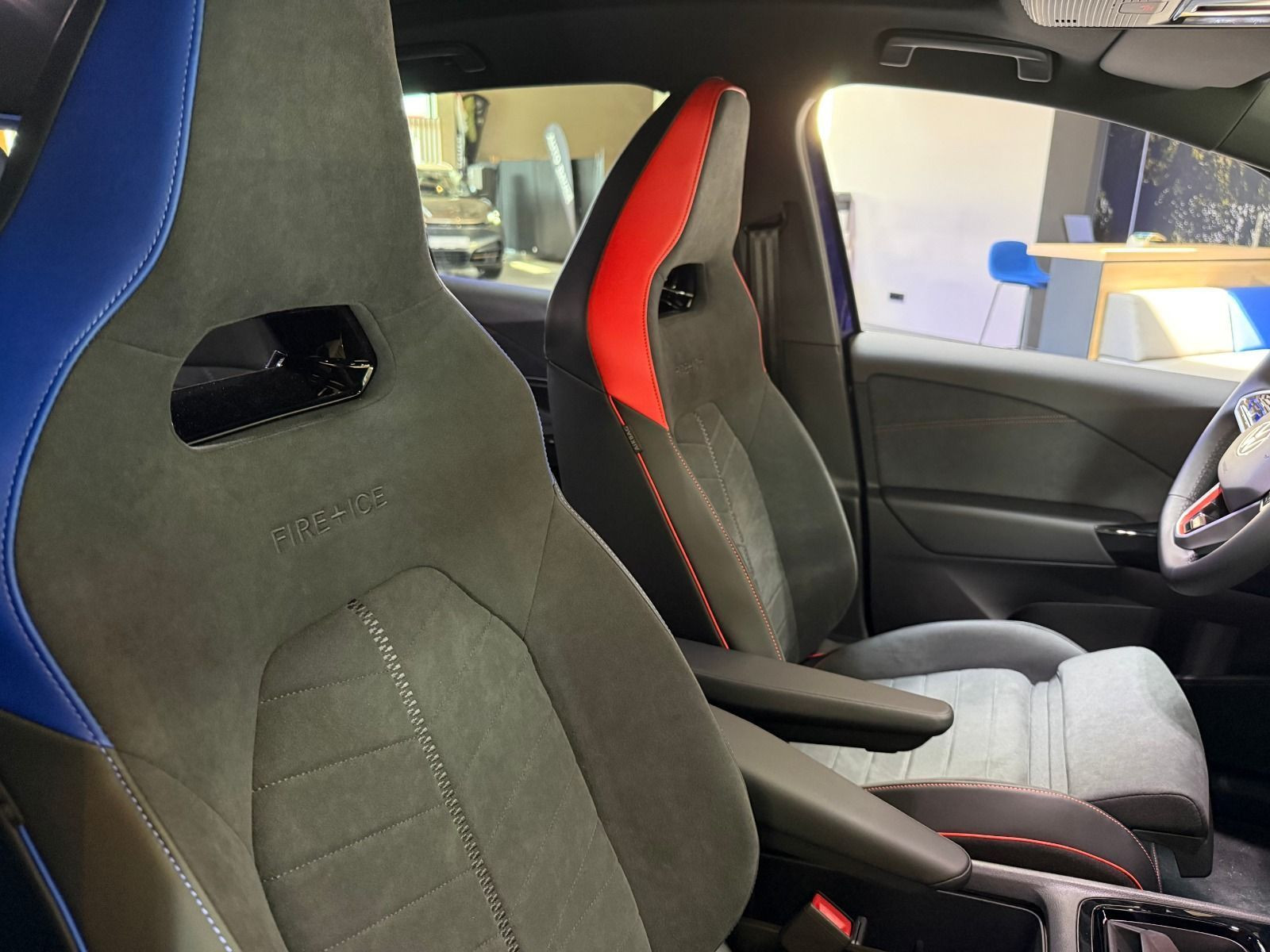 Fahrzeugabbildung Volkswagen ID.3 GTX Performance FIRE+ICE 240 kW (326 PS) 79 kWh 1-Gang-Automatik