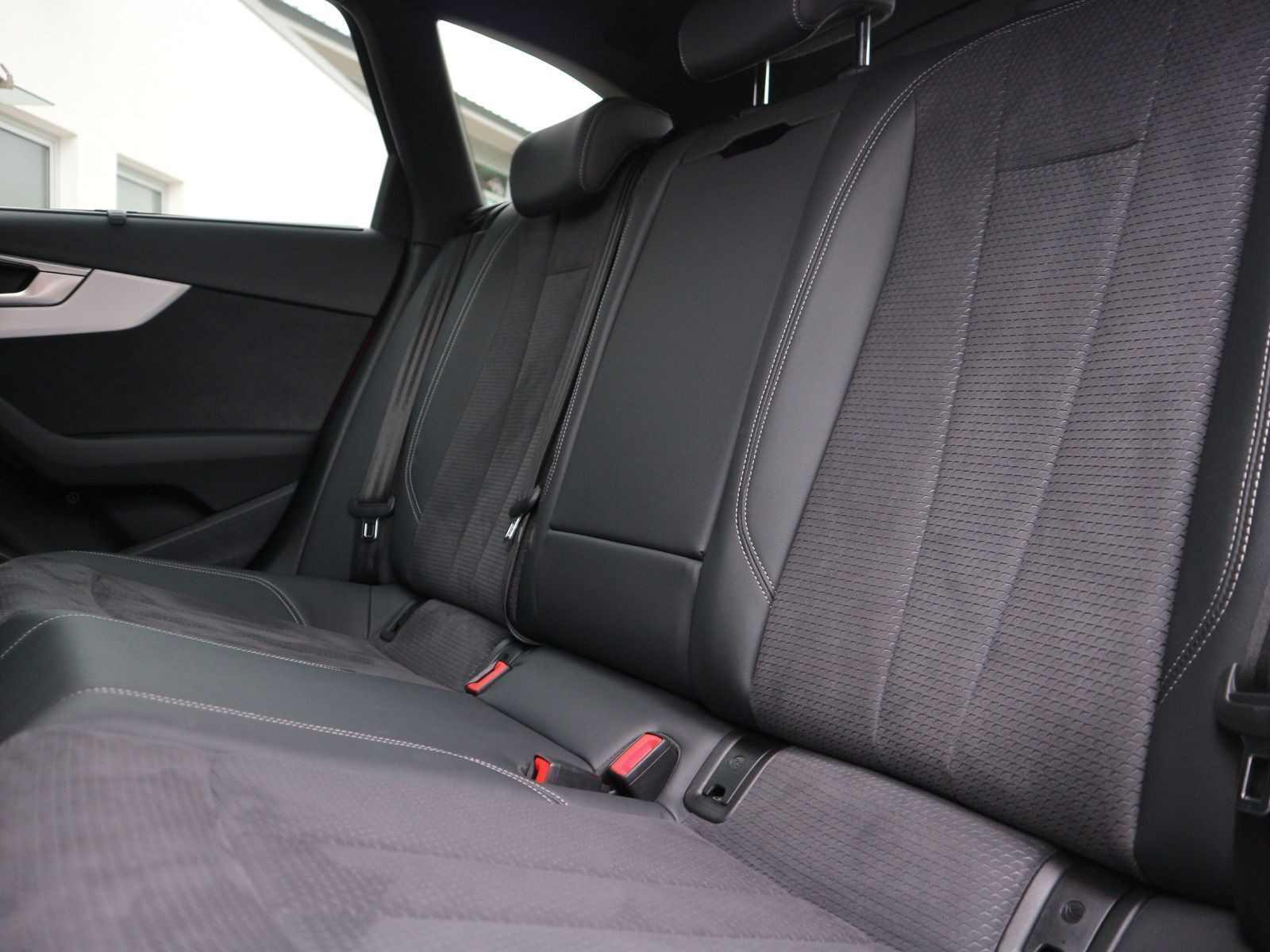 Fahrzeugabbildung Audi S4 Avant quattro MATRIX*RFK*HUD*NAVI