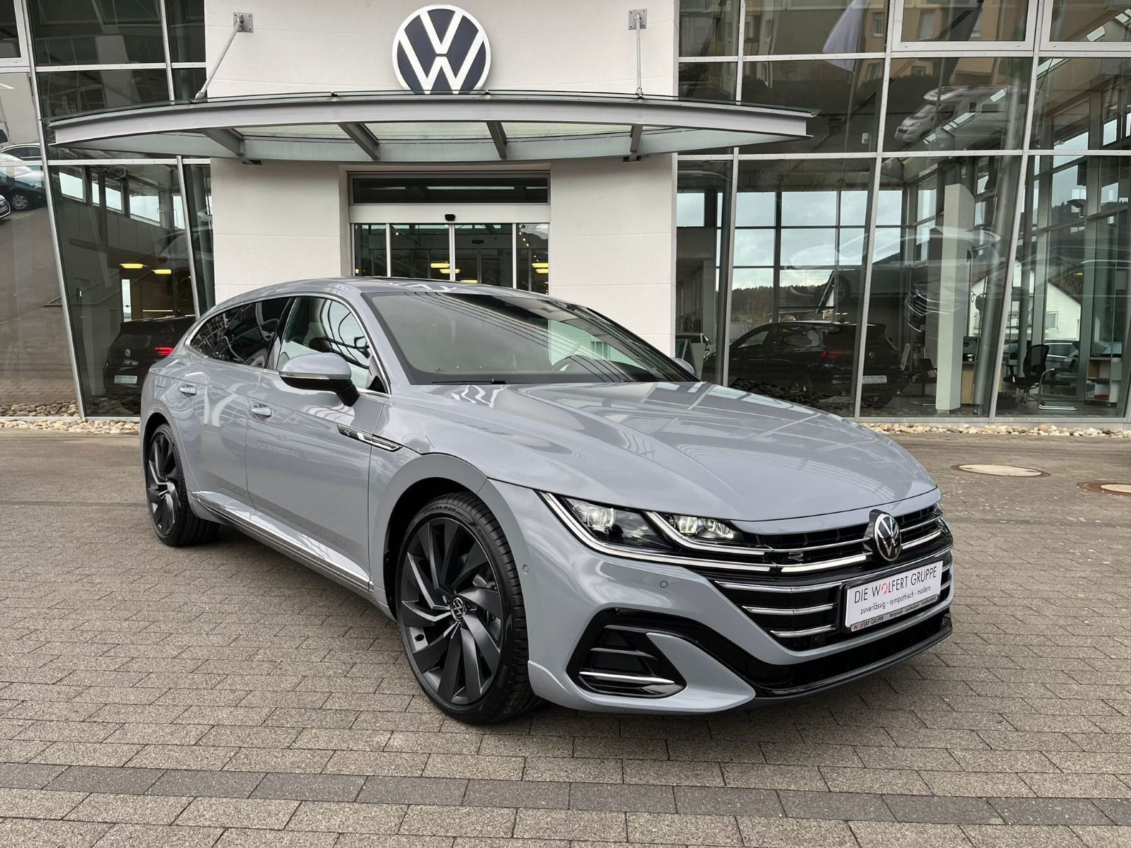 Fahrzeugabbildung Volkswagen Arteon Shooting Brake R-Line 2,0 TDI SCR 4MOTION (200 PS) DSG*AHK*Harman Kardon*Standheizung*