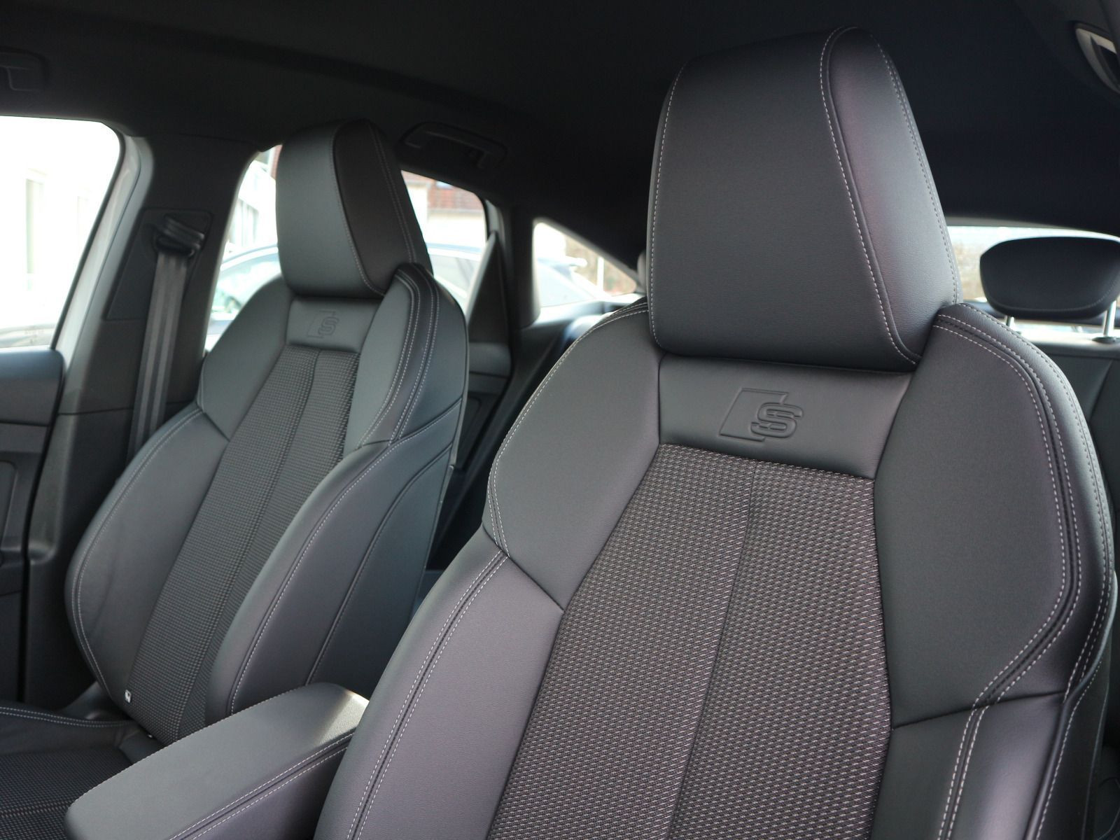 Fahrzeugabbildung Audi Q4 Sportback 40 e-tron 0,25%*CARPLAY*RFK*NAVI*SHZ