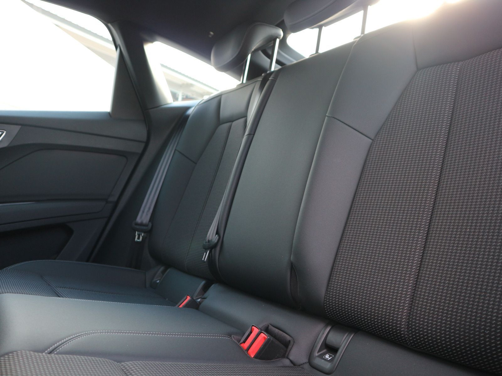 Fahrzeugabbildung Audi Q4 Sportback 40 e-tron 0,25%*CARPLAY*RFK*NAVI*SHZ